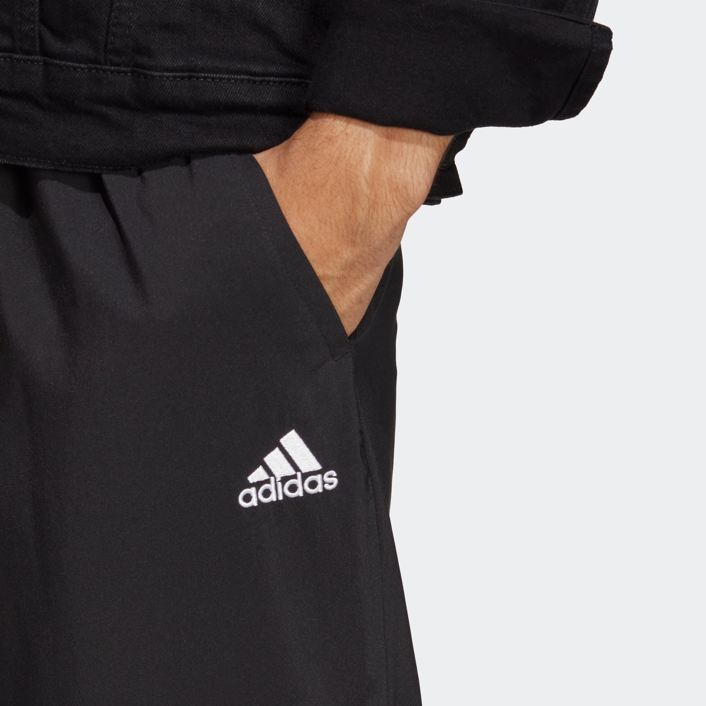 adidas Sportswear Sporthose »AEROREADY ESSENTIALS STANFORD ELASTIC CUFF SMALL LOGO HOSE«, (1 tlg.), Feuchtigkeitsabsorbierend, Atmungsaktiv