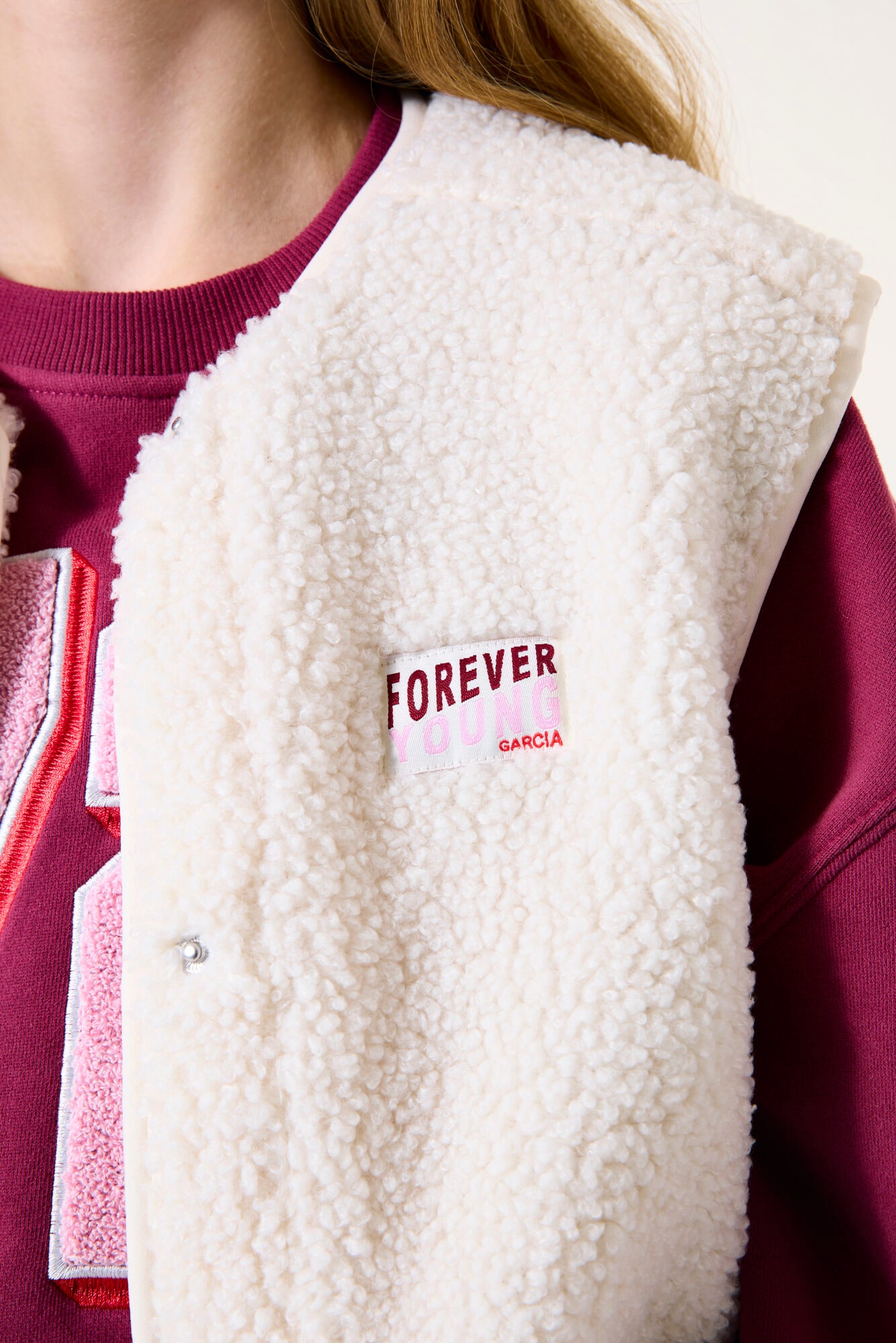 Garcia Strickweste , mit Stickerei
