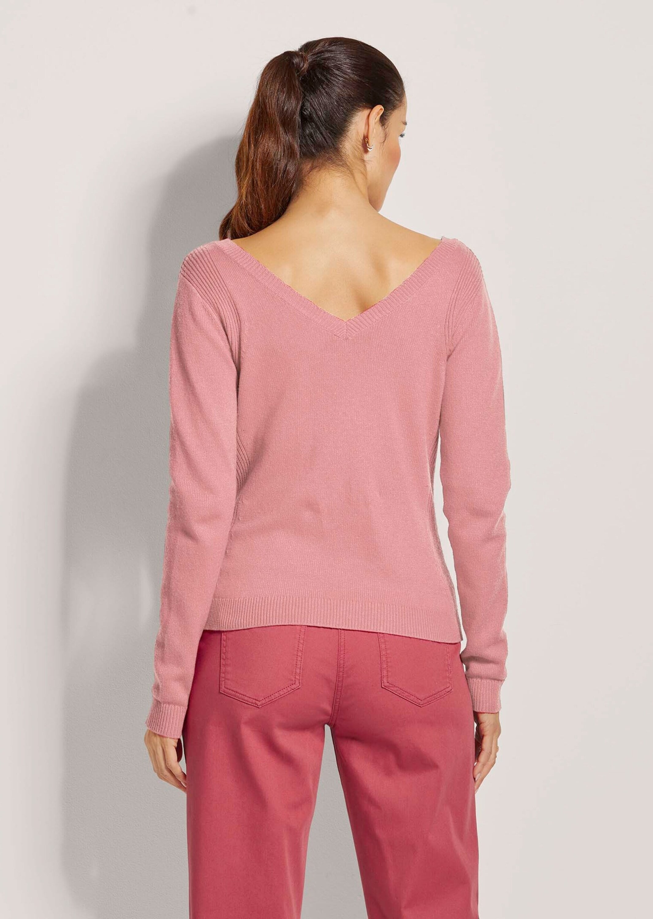 MADELEINE Longpullover »Pullover V-Pullover mit Rücken-Ausschnitt«