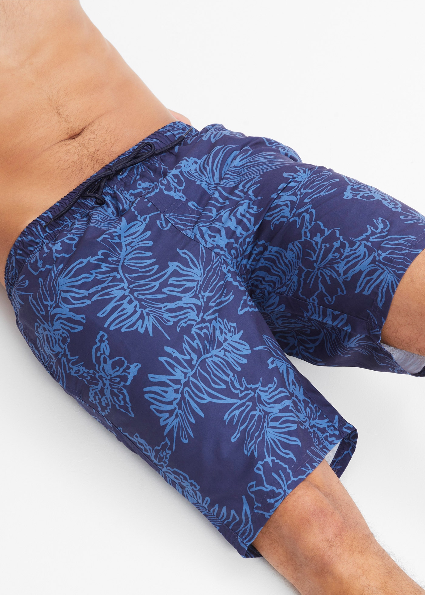 bonprix Badeshorts »Badeshorts Herren« mit Innenslip und Münztasche aus Netzware, bedrucktes Design