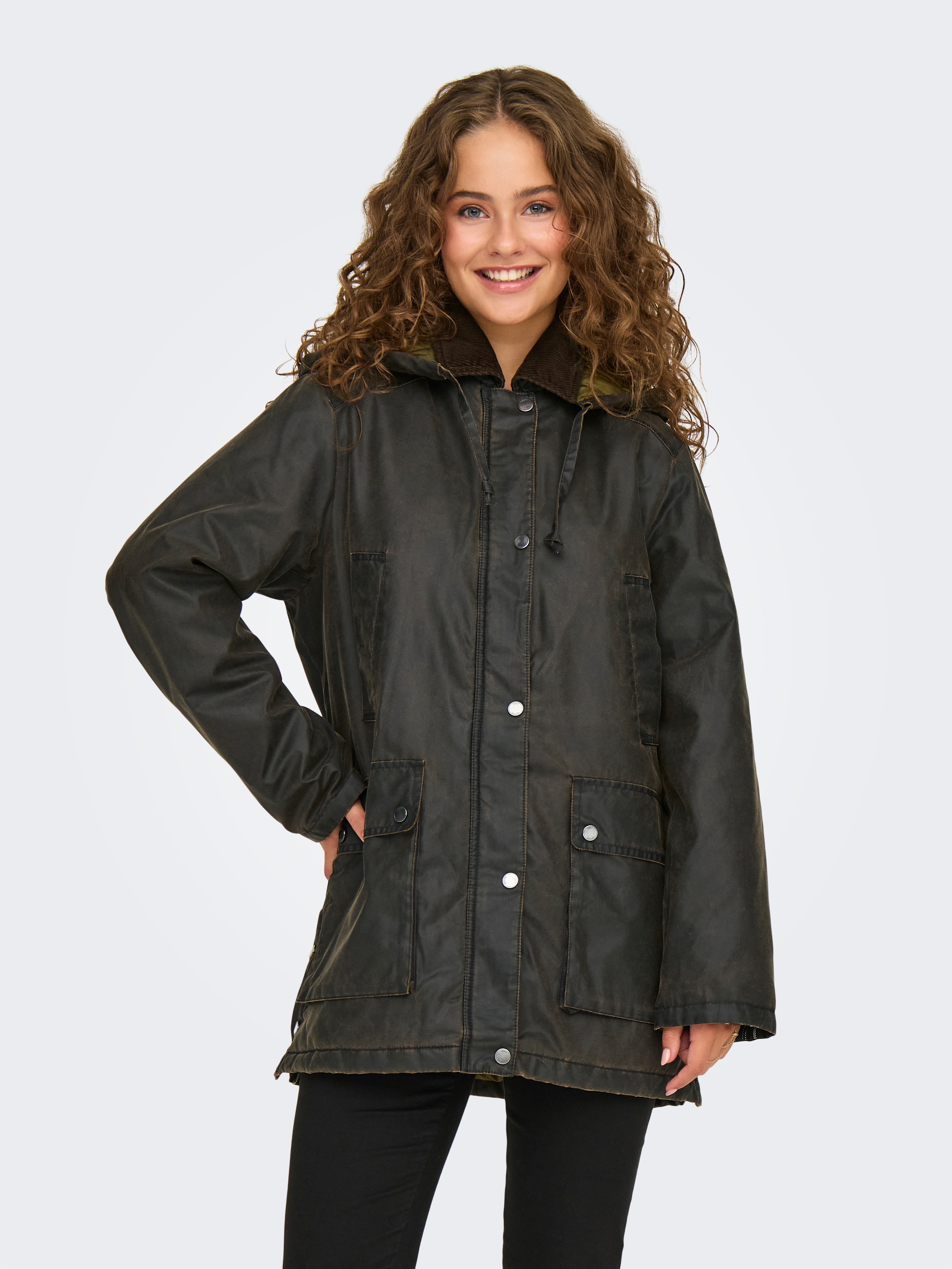 Only Damen Outdoorjacke »ONLMOUNTAIN HOOD WASHED JACKET CC OTW« mit Kapuze in grün, Größe S (36)