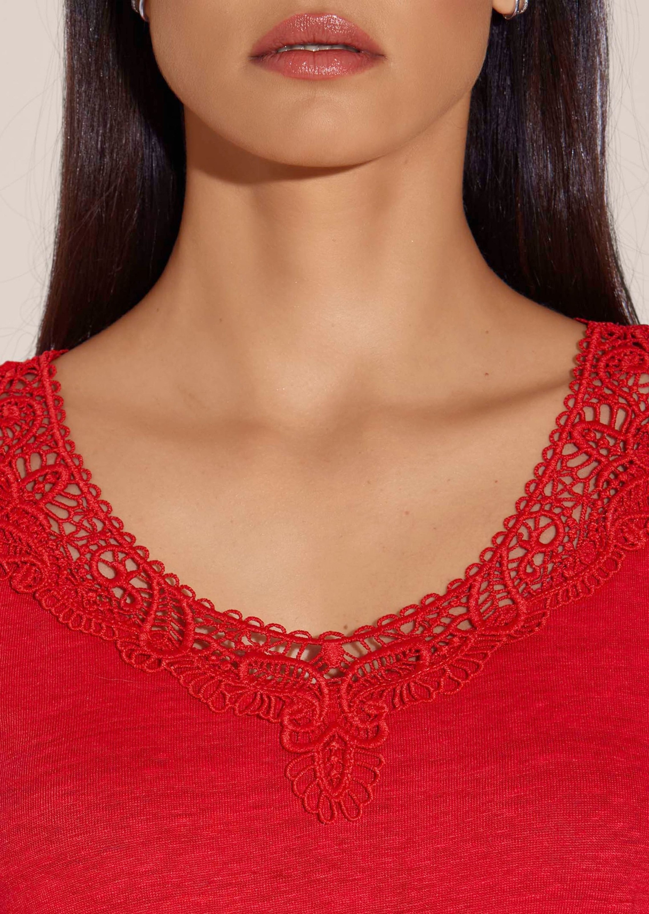 MADELEINE Kurzarmshirt »Shirt Kurzarm-Shirt aus Leinen mit feinem Spitzen-Akzent«