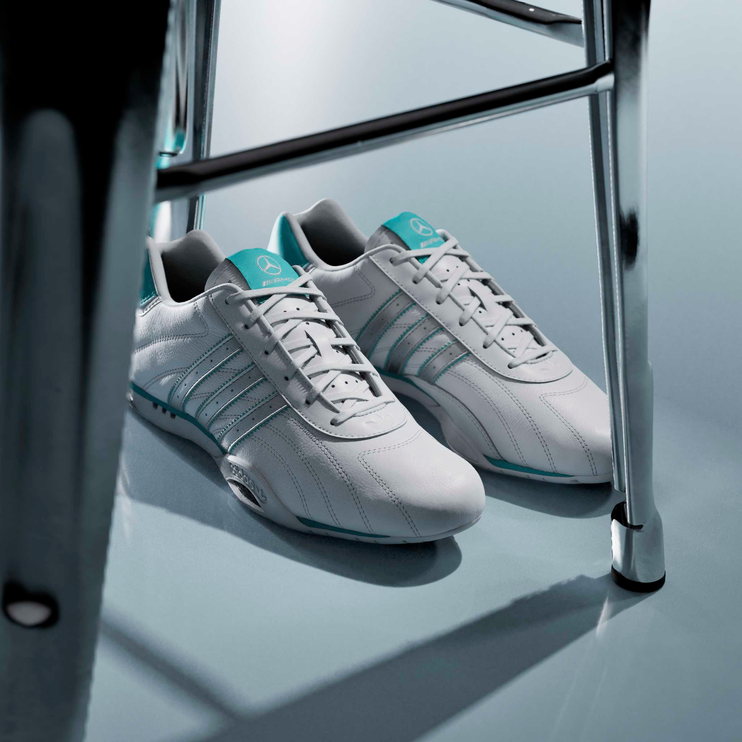 adidas Performance Sneaker »ADIRACER LO MERCEDES AMG PETRONAS F1 TEAM«