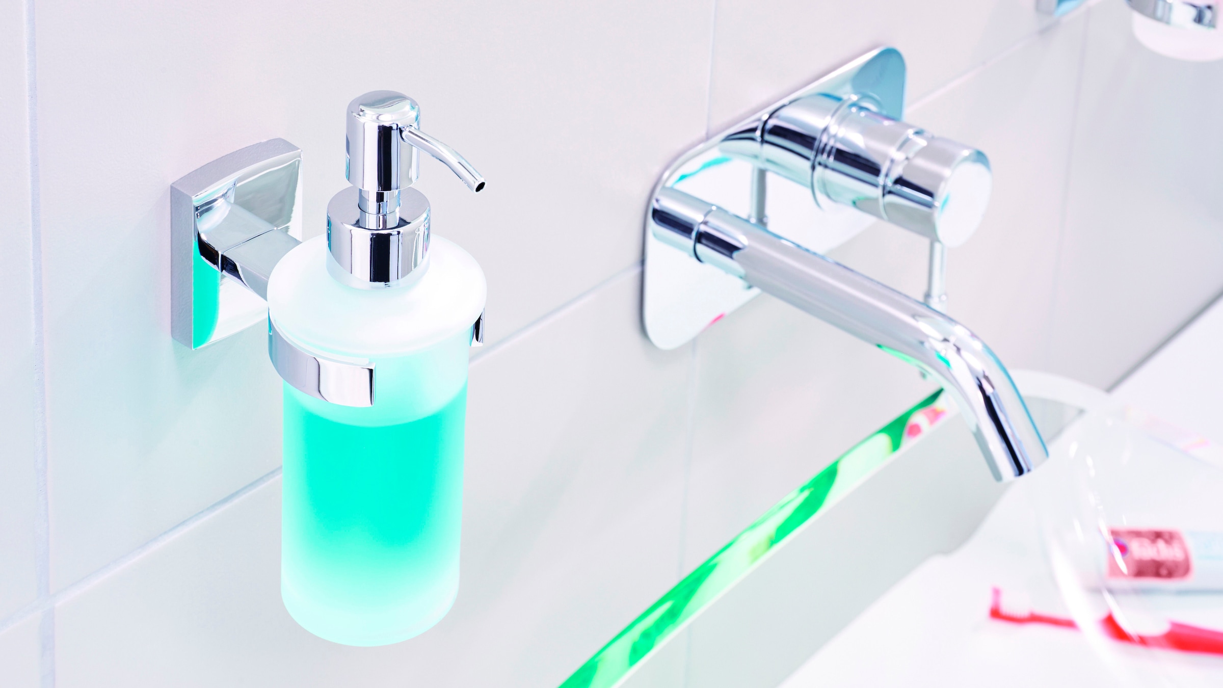 tesa Seifenspender »1x tesa klaam Design-Seifenspender« chrom-weiß 12,5 cm : 7 cm : 17 cm