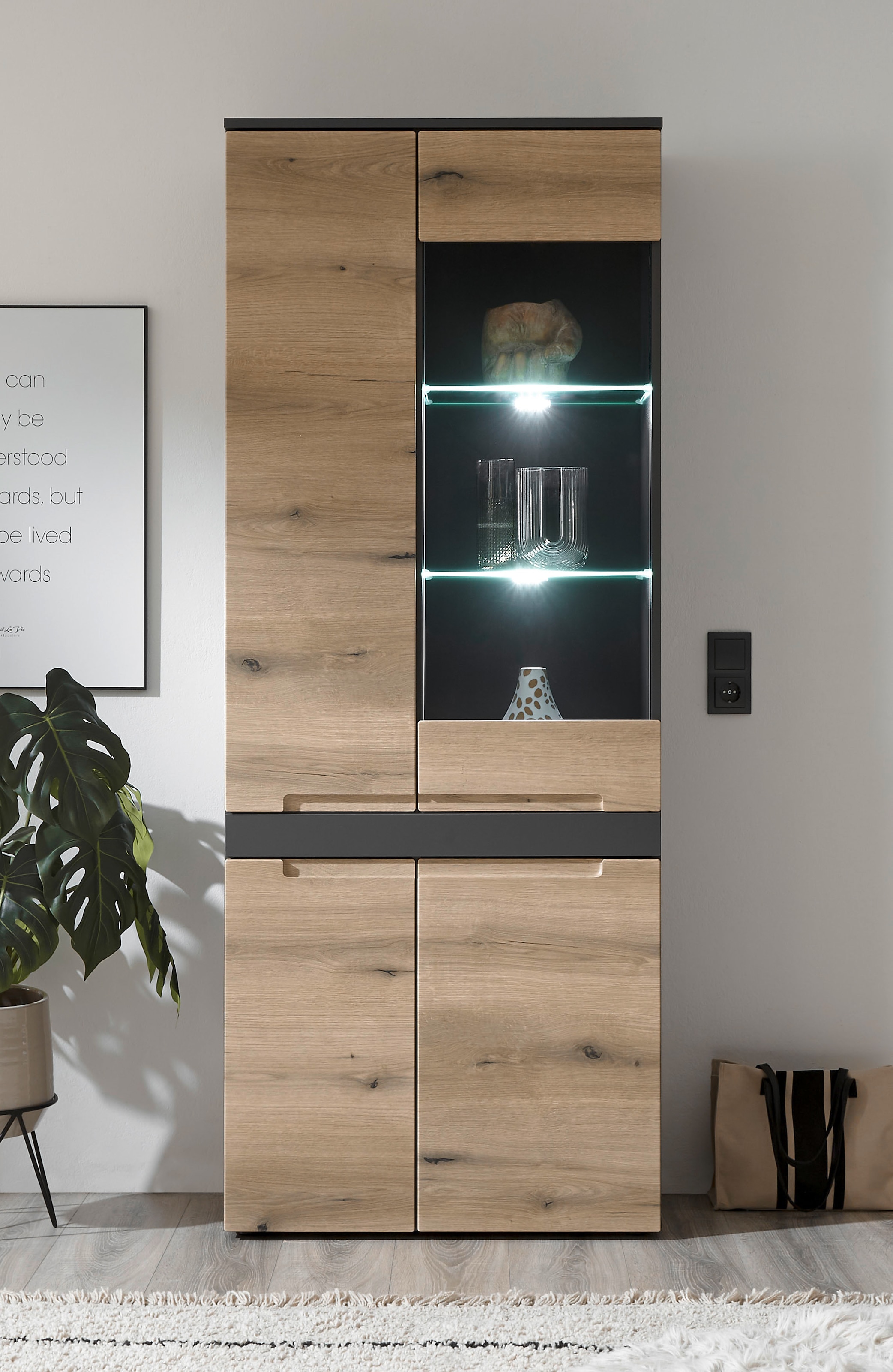HBZ Vitrine »Taylor Landhaustil, Standvitrine, Stauraumvitrine, BxHxT 75x192x38 cm«, (1 St.), Mit 3 Türen, 1 Tür mit Teilverglasung