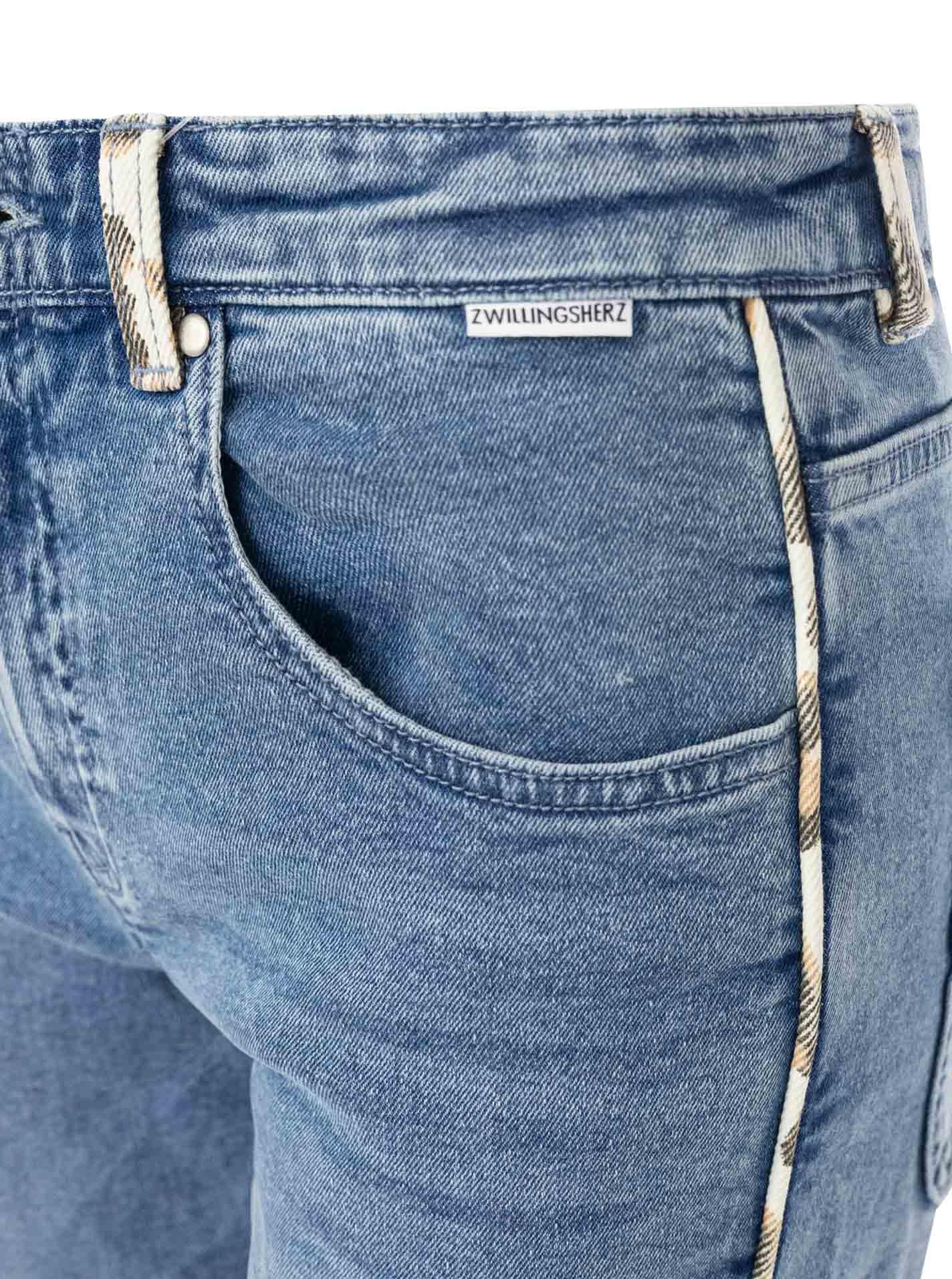 Zwillingsherz Slim-fit-Jeans »"Leo Details"« knöchellang, mit Umschlag, seitliche Leo-Streifen, Gesäßtaschen