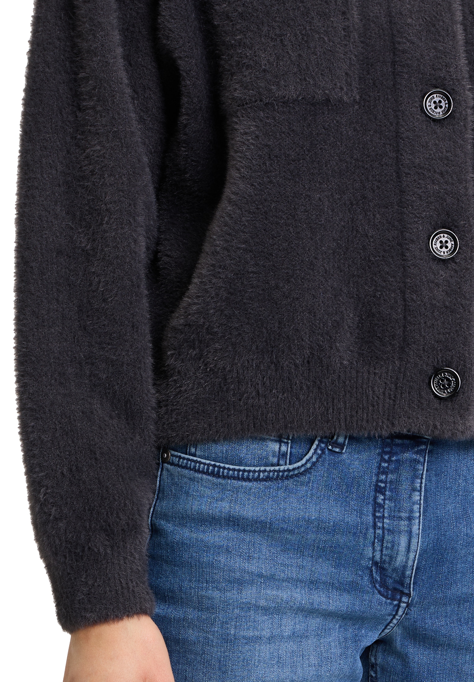Amber & June Strickjacke »Winter-Strickjacke mit aufgesetzter Brusttasche«