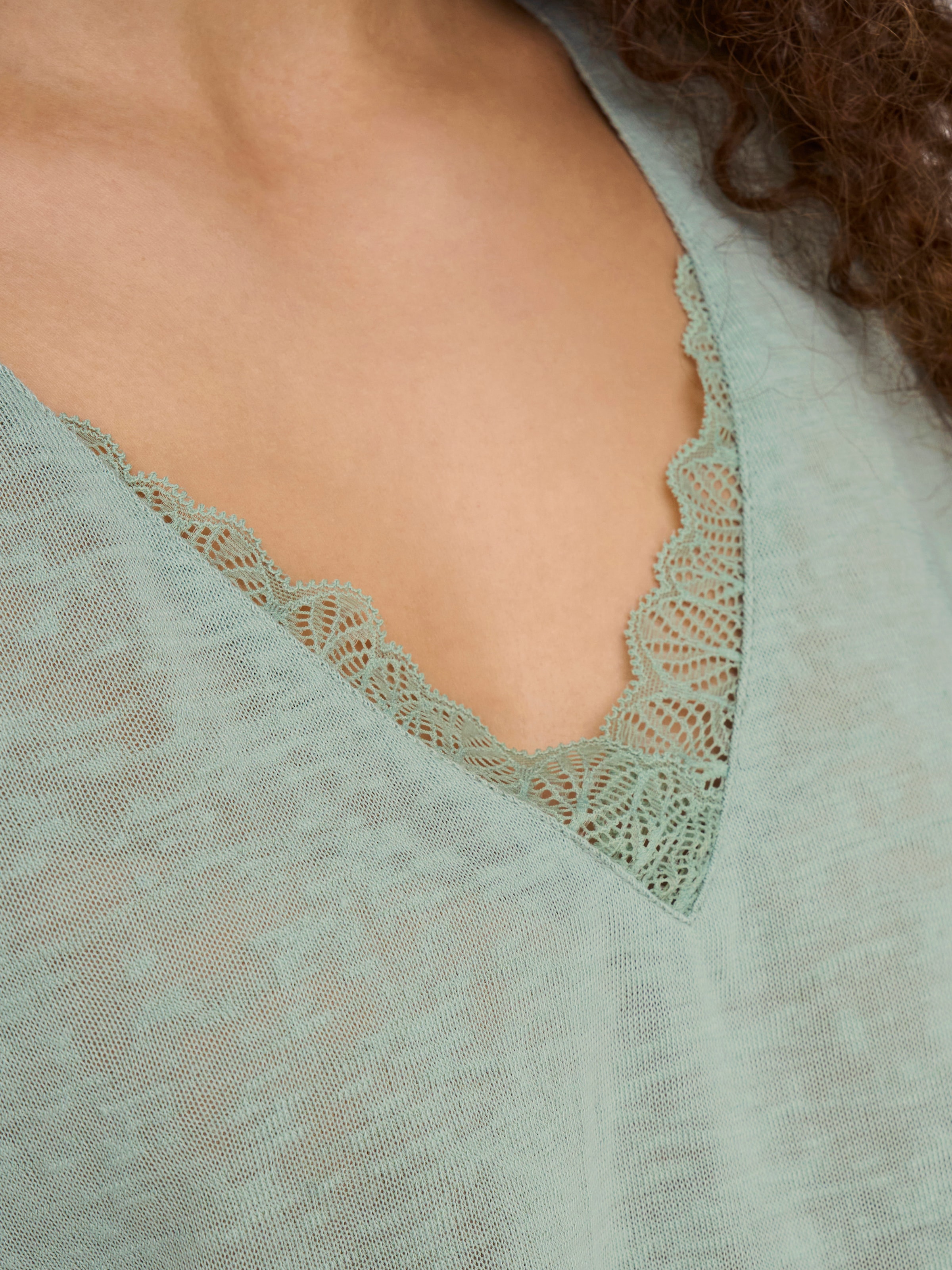 ONLY V-Shirt »ONLZOLA LIFE S/S V-NECK LACE TOP JRS«
