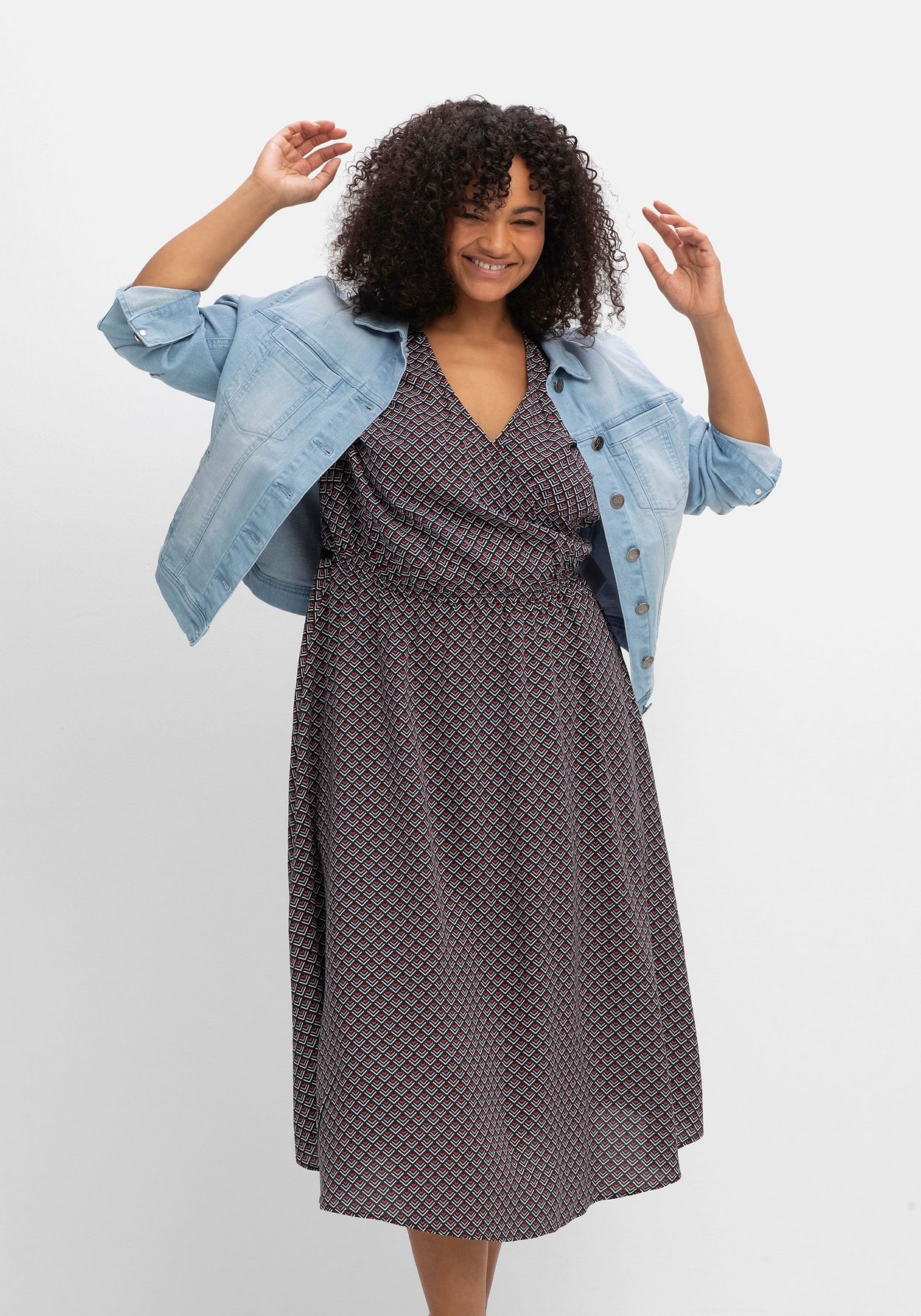 Sheego Druckkleid »Kleid in Wickeloptik, mit Alloverdruck«