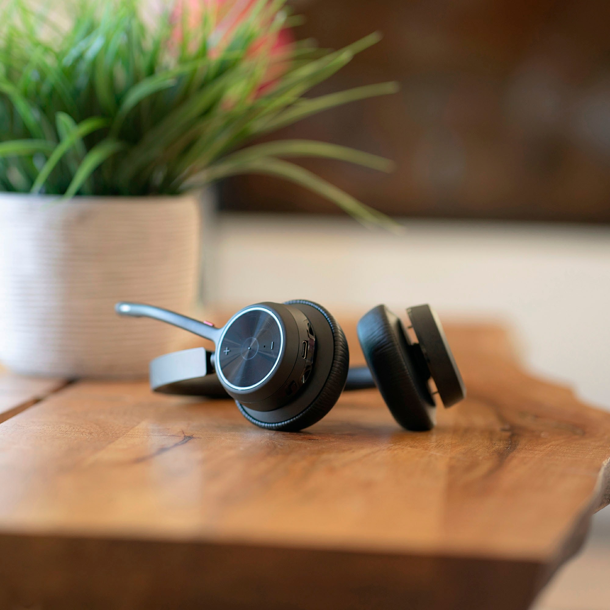 HP Kopfhörer »Poly Voyager 4320 UC Stereo USB-A Headset +BT700 USB-A Adapter +Ladest«, Bluetooth, Freisprechfunktion-Rauschunterdrückung-Sprachsteuerung
