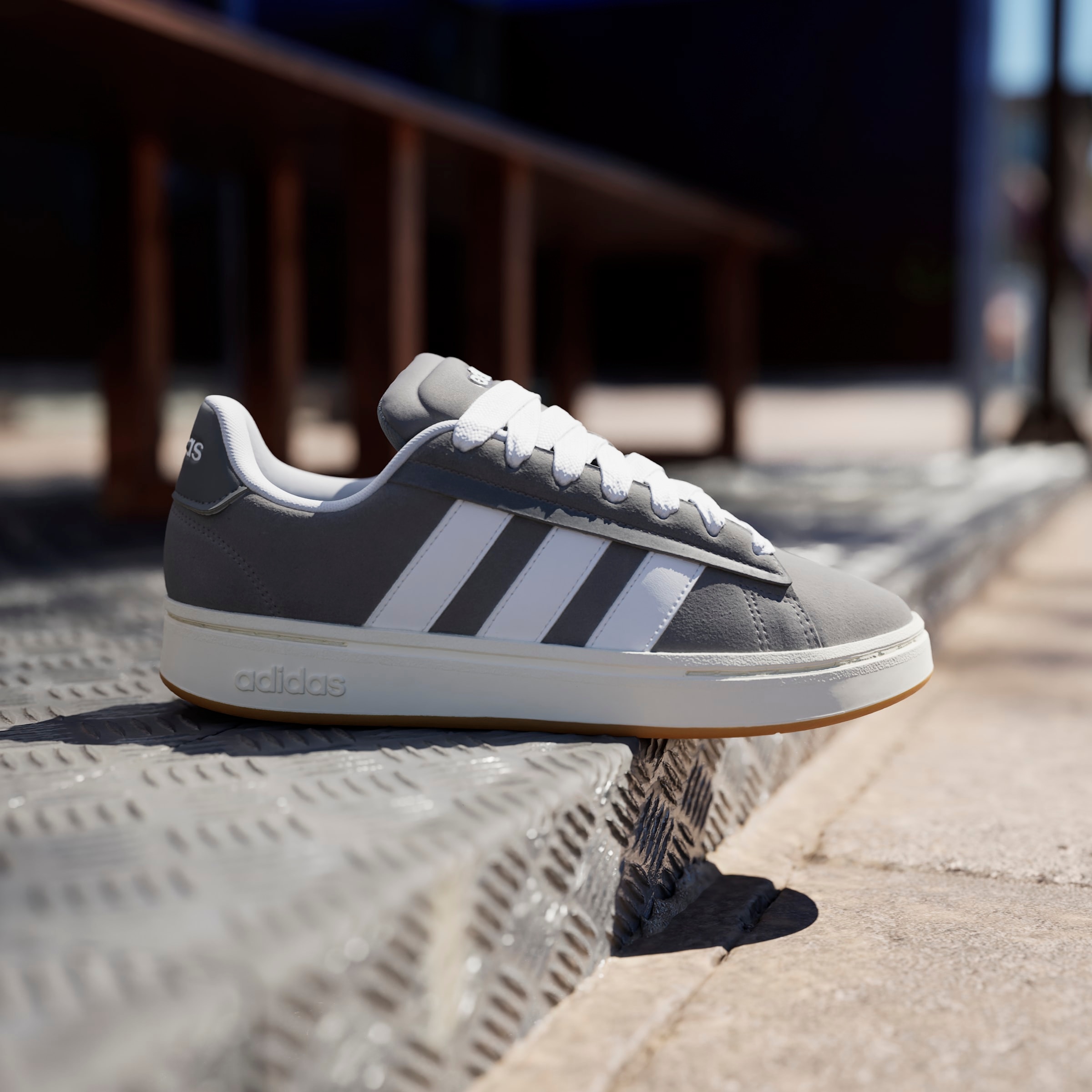 adidas Sportswear Sneaker »GRAND COURT ALPHA«  Design inspiriert vom adidas Campus 00
