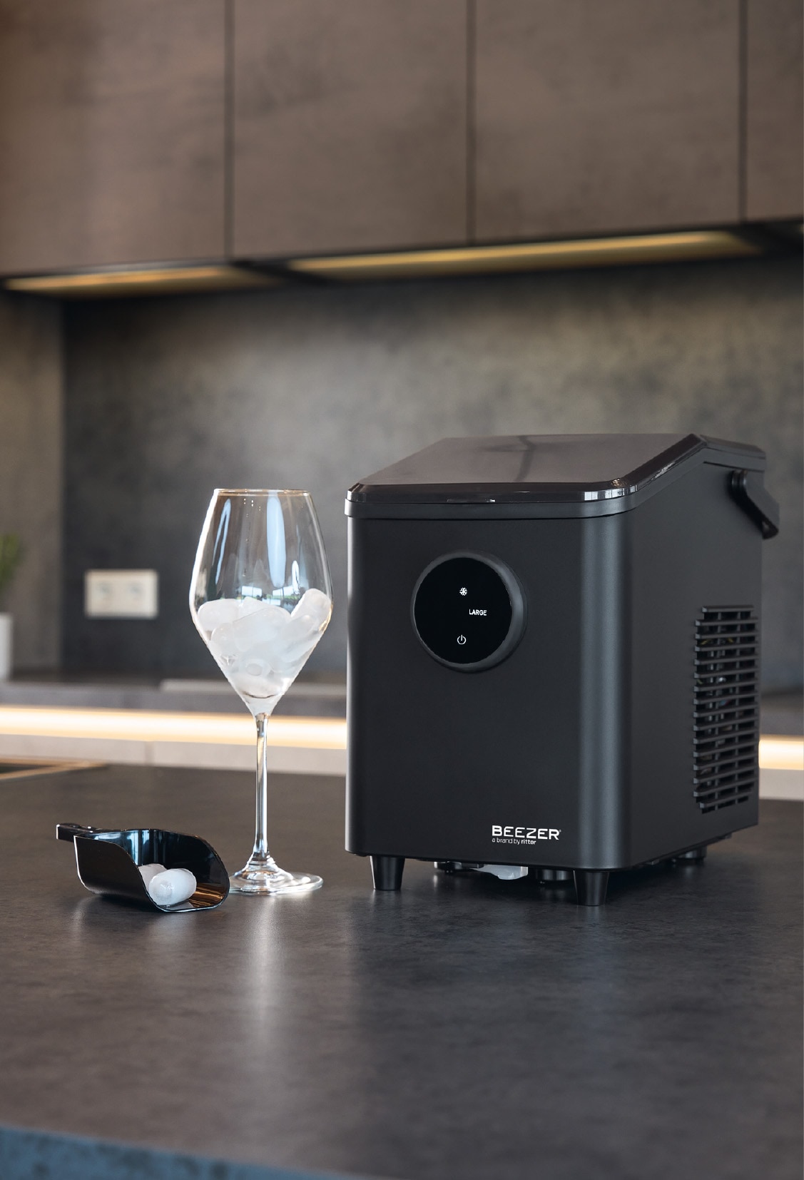 ritter Elektrischer Eiswürfelbereiter »IceCube mini, kompakt & tragbar, leise & effizient« Schnelle Eiswürfel für zuhause, Eiswürfel in 8 Minuten