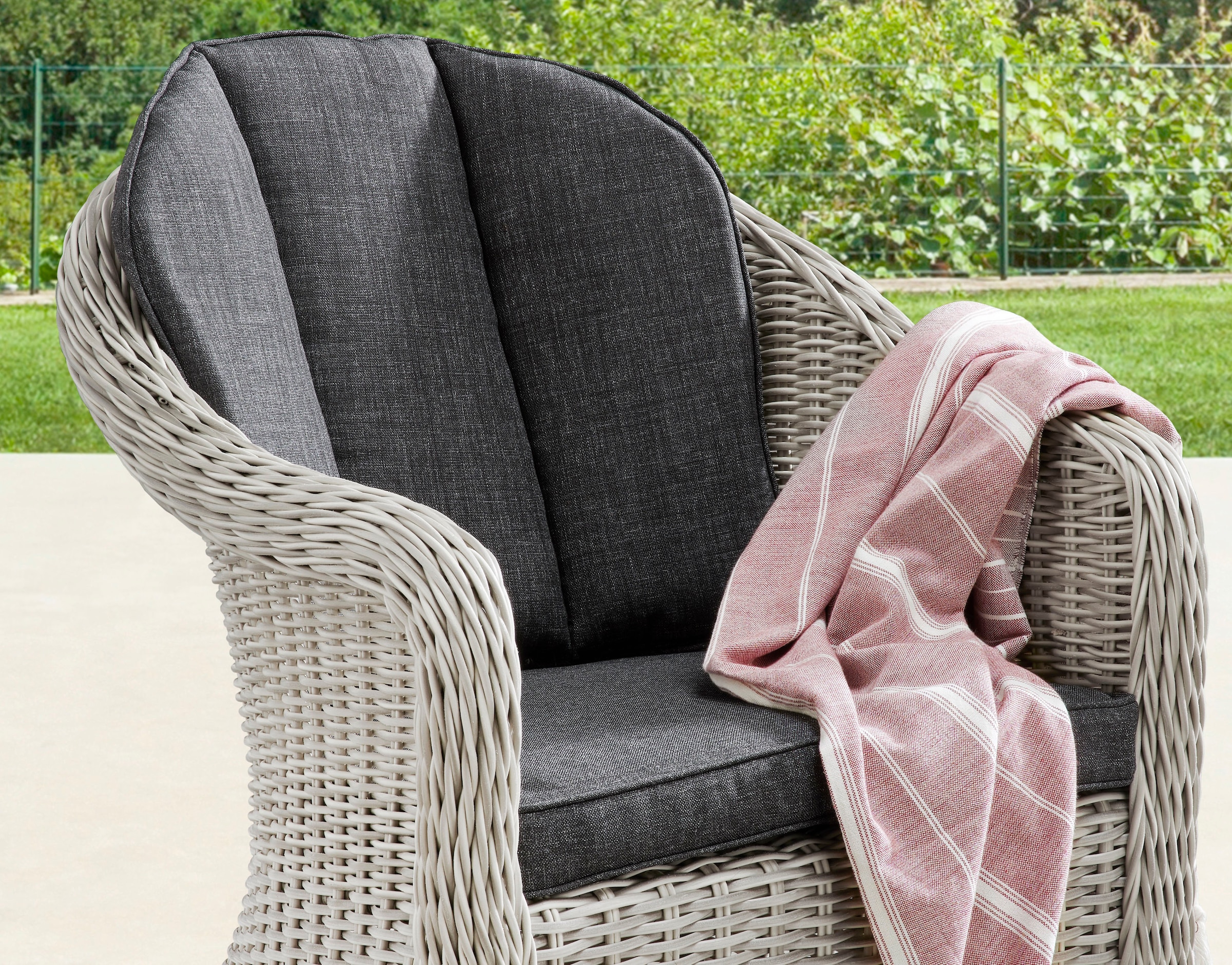 Destiny Garten-Essgruppe »MALAGA LUNA«, (Set, 7 tlg., 1 Tisch, 6 Sessel, 1x Drehteller), (Set,19-tlg., 6xSessel, 1 Tisch Ø 150x75 cm), Aluminium, Polyrattan