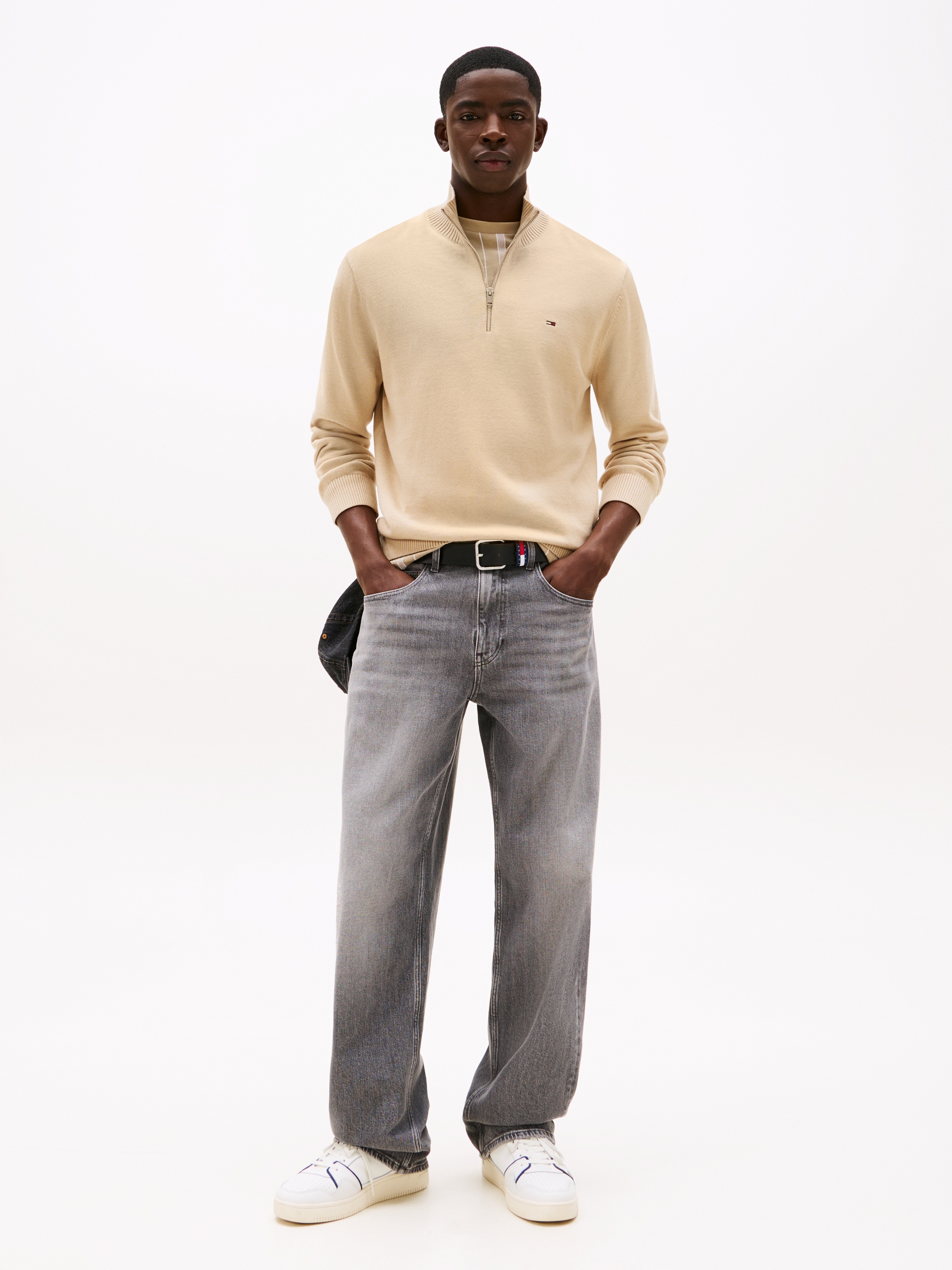 Tommy Jeans Strickpullover »TJM SLM ESS LIGHT ¼ ZIP SWTR EXT«, Mit Rundhalsausschnitt