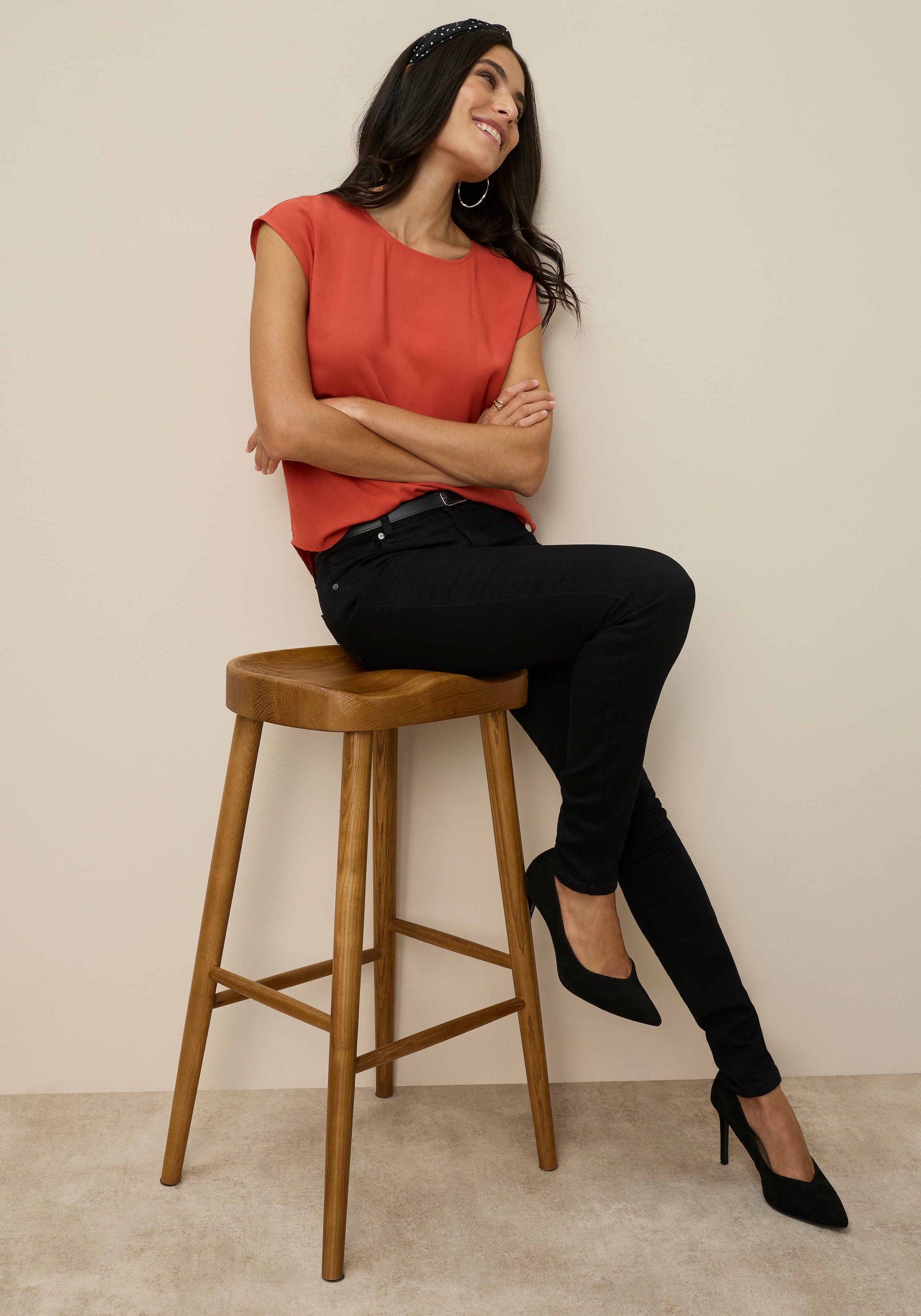 Tamaris Shirtbluse mit abgerundetem Saum