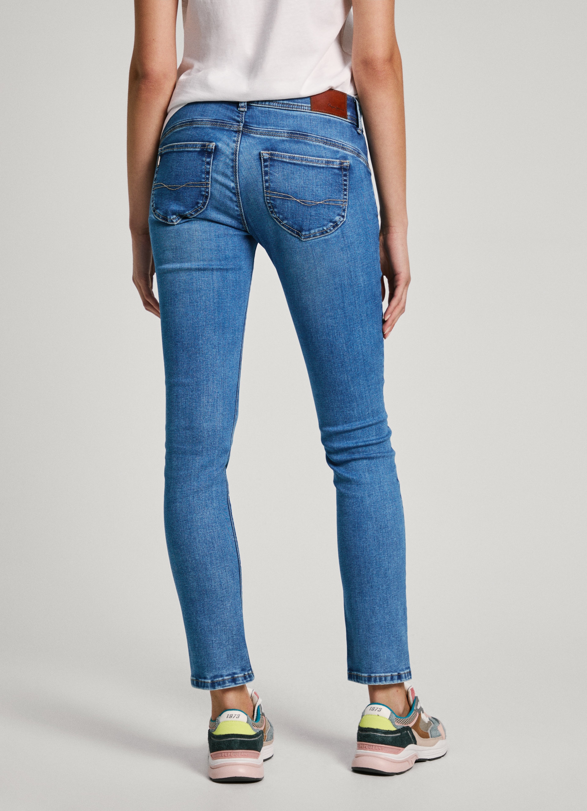 Pepe Jeans Slim-fit-Jeans »SLIM JEANS LW, mit niedriger Leibhöhe«