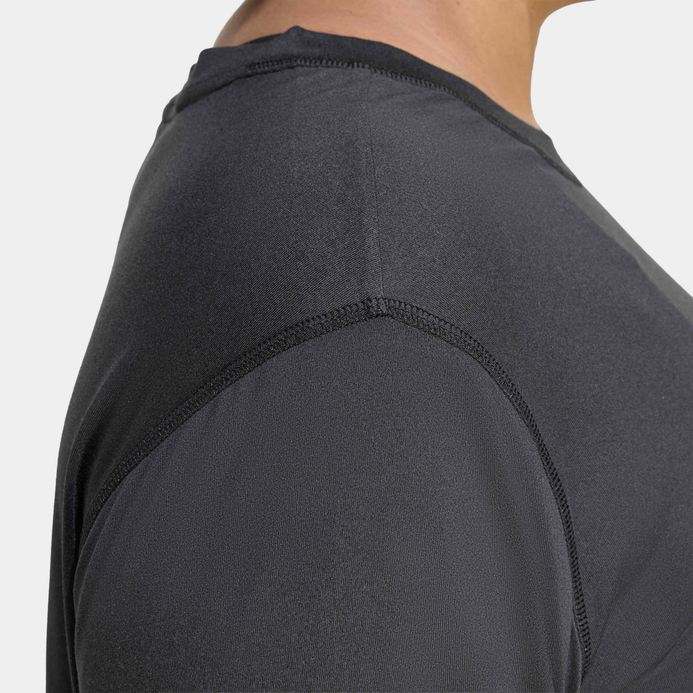 adidas Performance T-Shirt »WORKOUT ESSENTIALS MINIMALISTISCHES MIT RUNDHALSAUSSCHNITT«