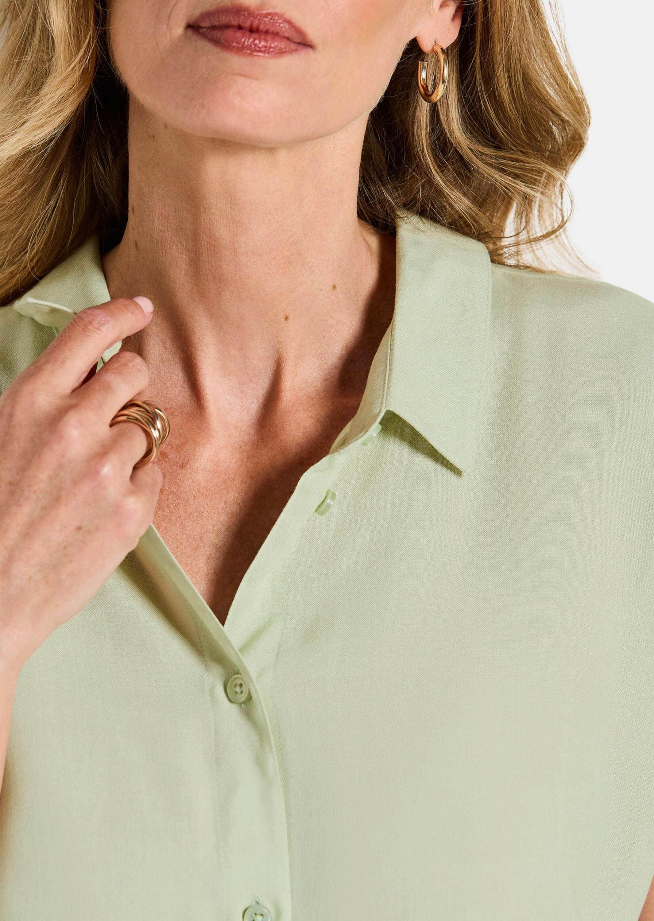 GOLDNER Kurzarmbluse »Viskosebluse mit Hemdkragen« Sattel am Rückteil mit Kellerfalte