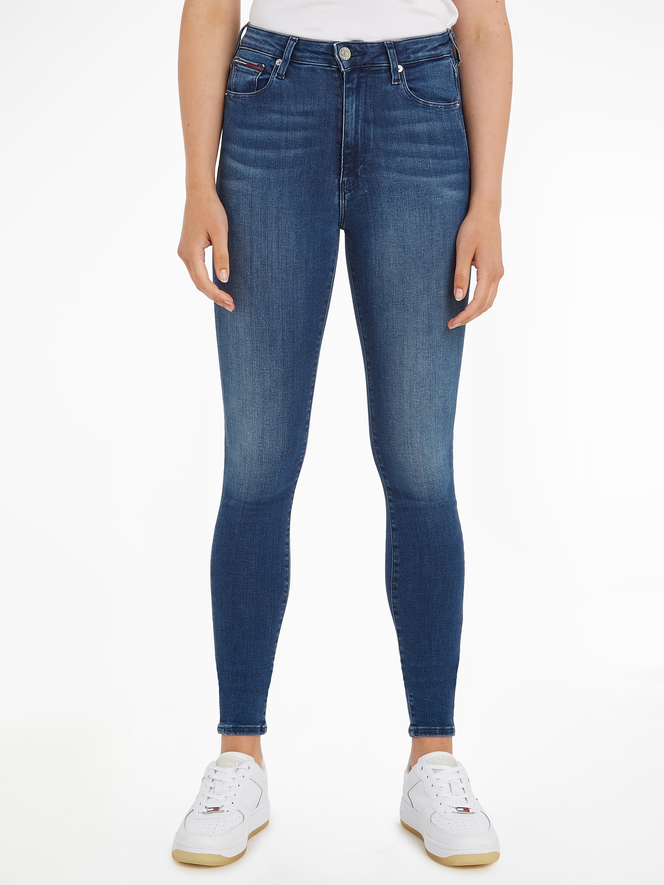 Tommy Jeans Skinny-fit-Jeans »SYLVIA HR SUPER SKNY«, Hochwertige Materialien für einen bequemen und perfekten Sitz.