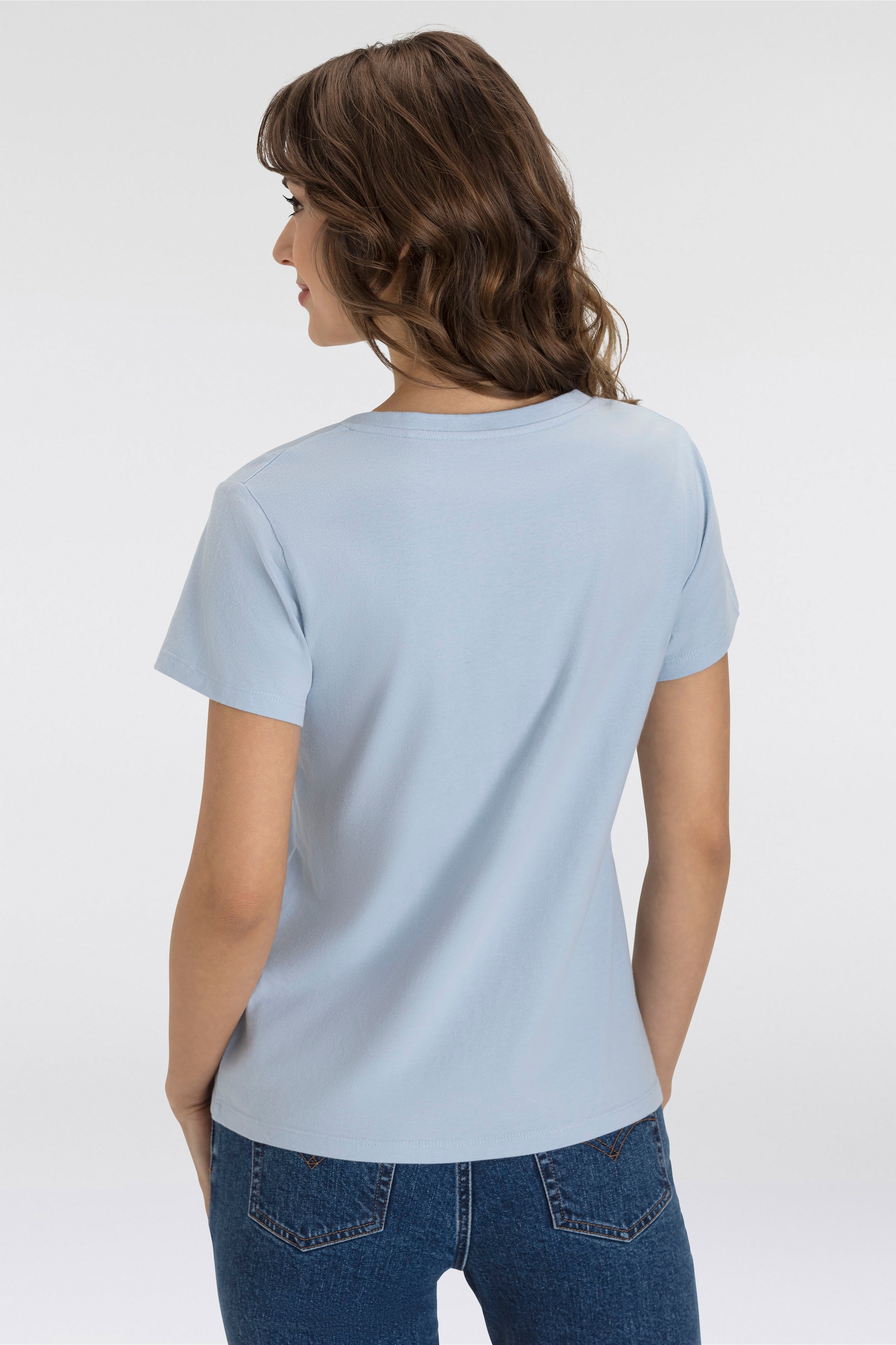 Levi's® V-Shirt »Perfect Tee«, mit kleinem Batwing- Logo