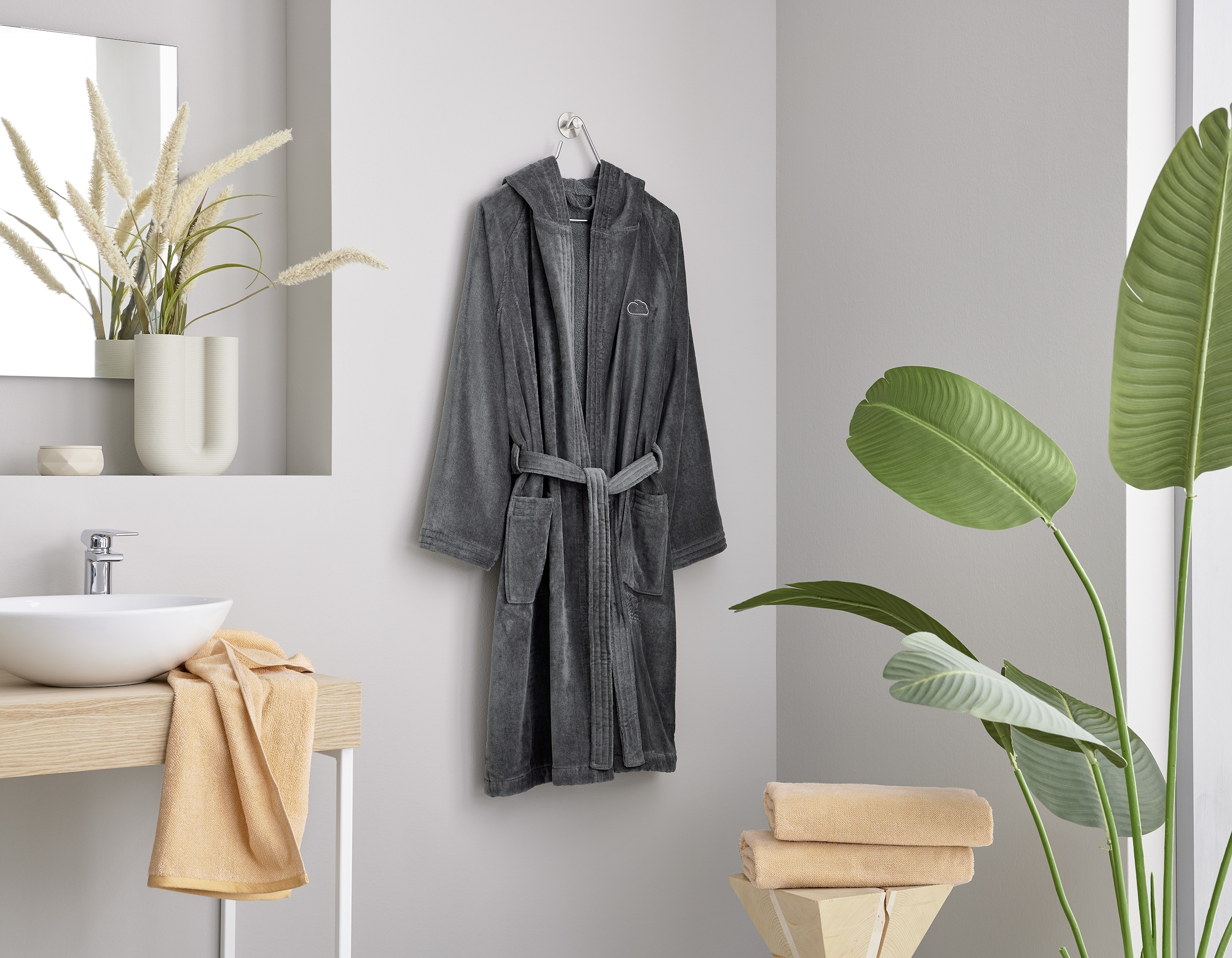Kleine Wolke Unisex-Bademantel »Chill, ideal für Sauna & Spa, Hotelbademantel, Morgenmantel«, (1 St.), für Damen & Herren, Uni Farben, zwei Taschen, S/M, L/XL