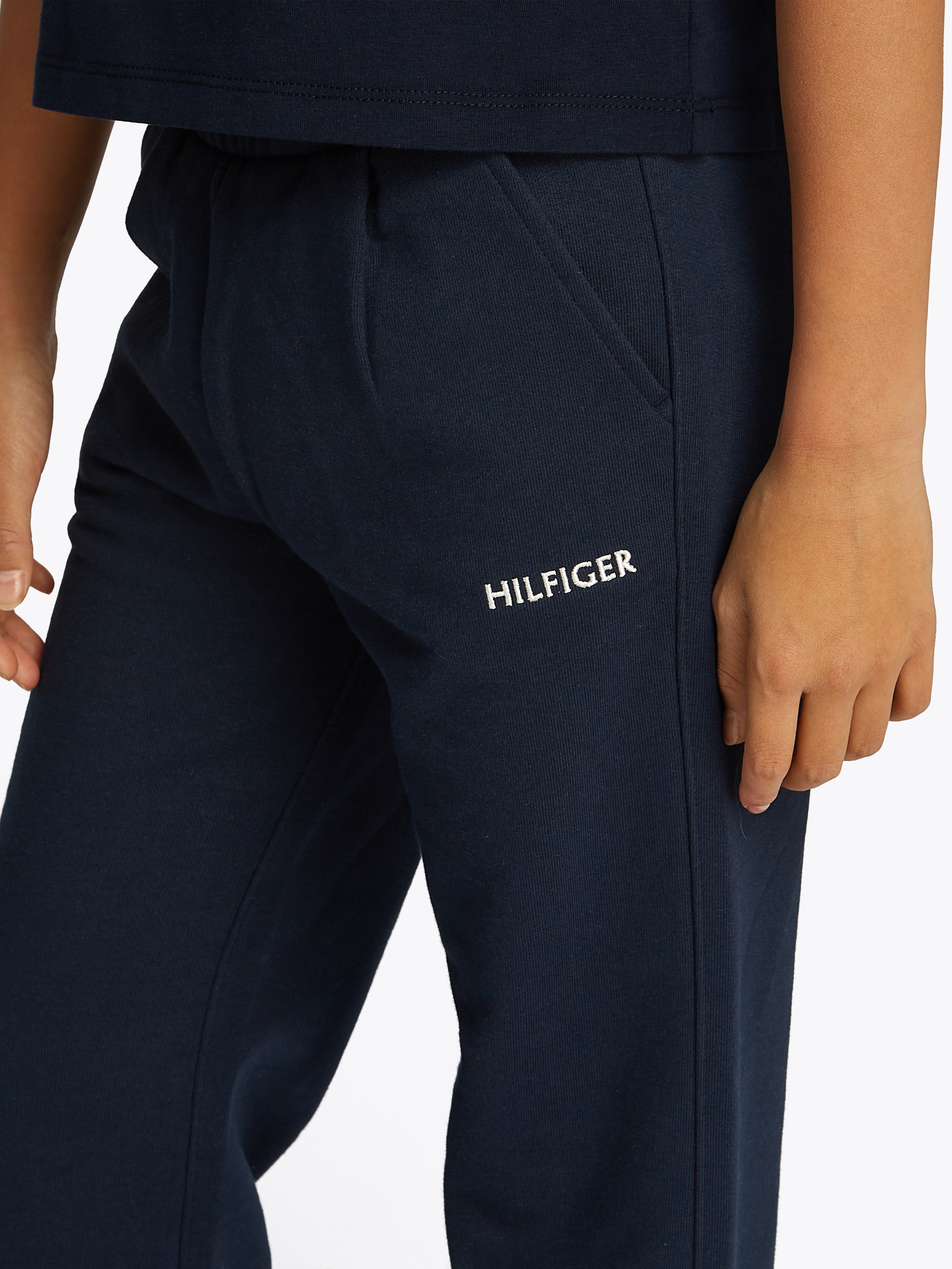 Tommy Hilfiger Kurzarmshirt »HILFIGER SEQUINS FLAG TEE SS«, mit Pailetten, mit Logodruck