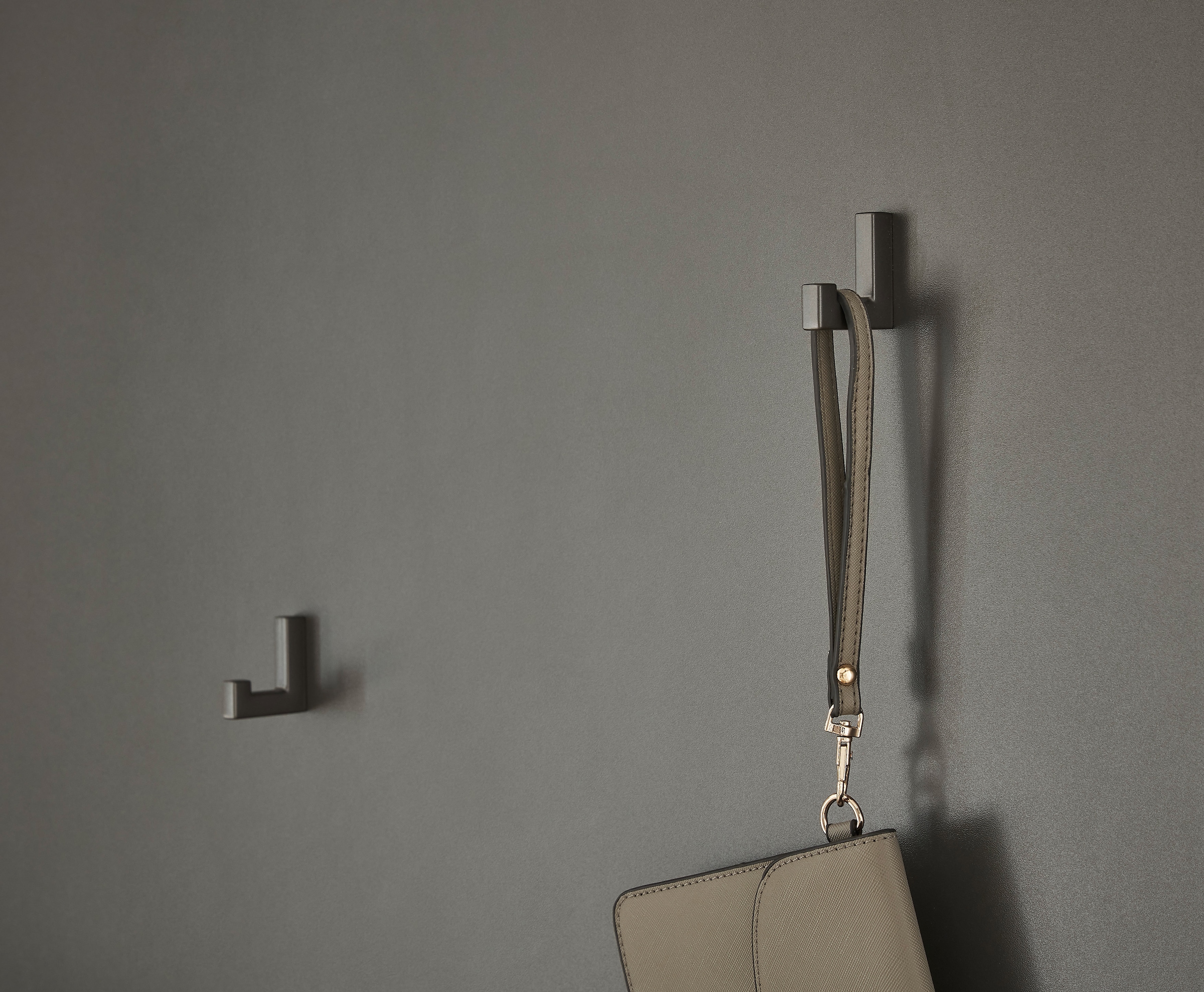 INOSIGN Garderoben-Set »GIRON/ CiTY, Garderobe in Wotan Eiche, moderner Garderobenschrank«, (Komplett-Set, 4 St.), enthält Garderobenschränke, Paneel & Schuhbank +Sitzkissen