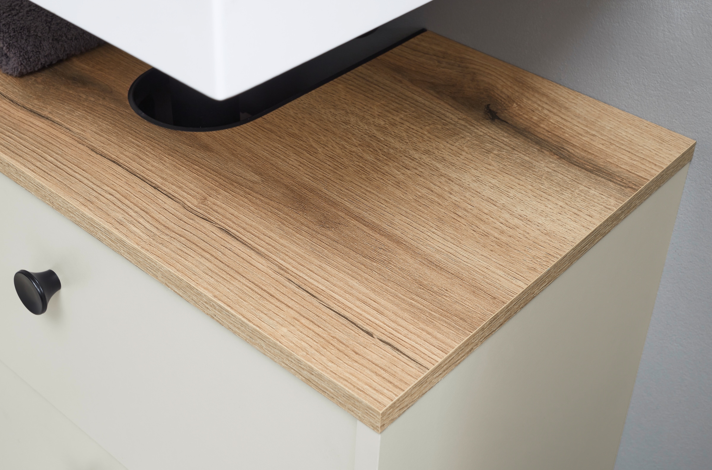 BASIC by Balculina Hochschrank »Linea« 1 Stk. tlg. Breite 60cm, U-Profil Füße, Unterflurauszug