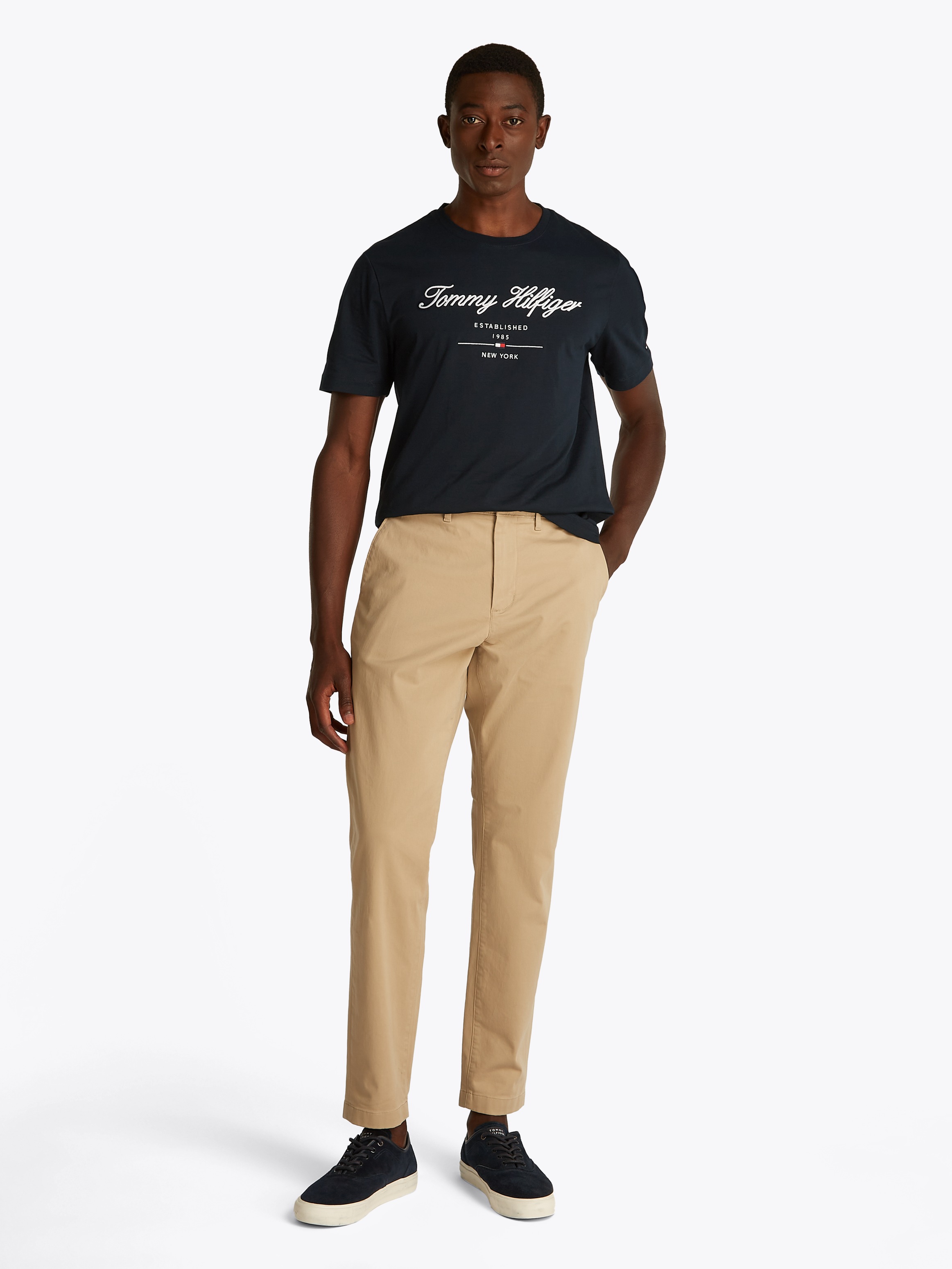 Tommy Hilfiger »SCRIPT LOGO TEE« mit aufgesticktem Logo