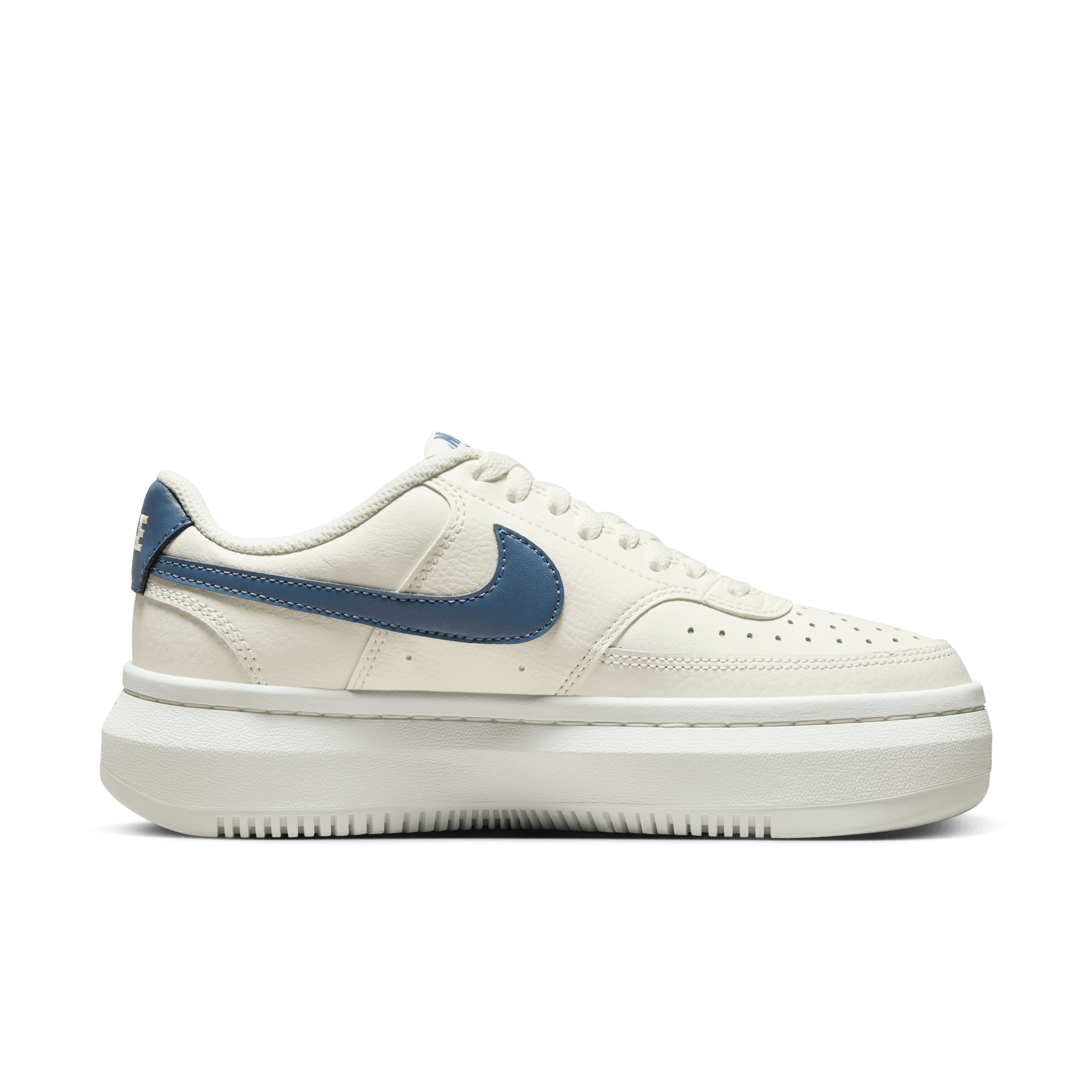 Nike Sportswear Sneaker »COURT VISION ALTA«, Design auf den Spuren des Air Force 1