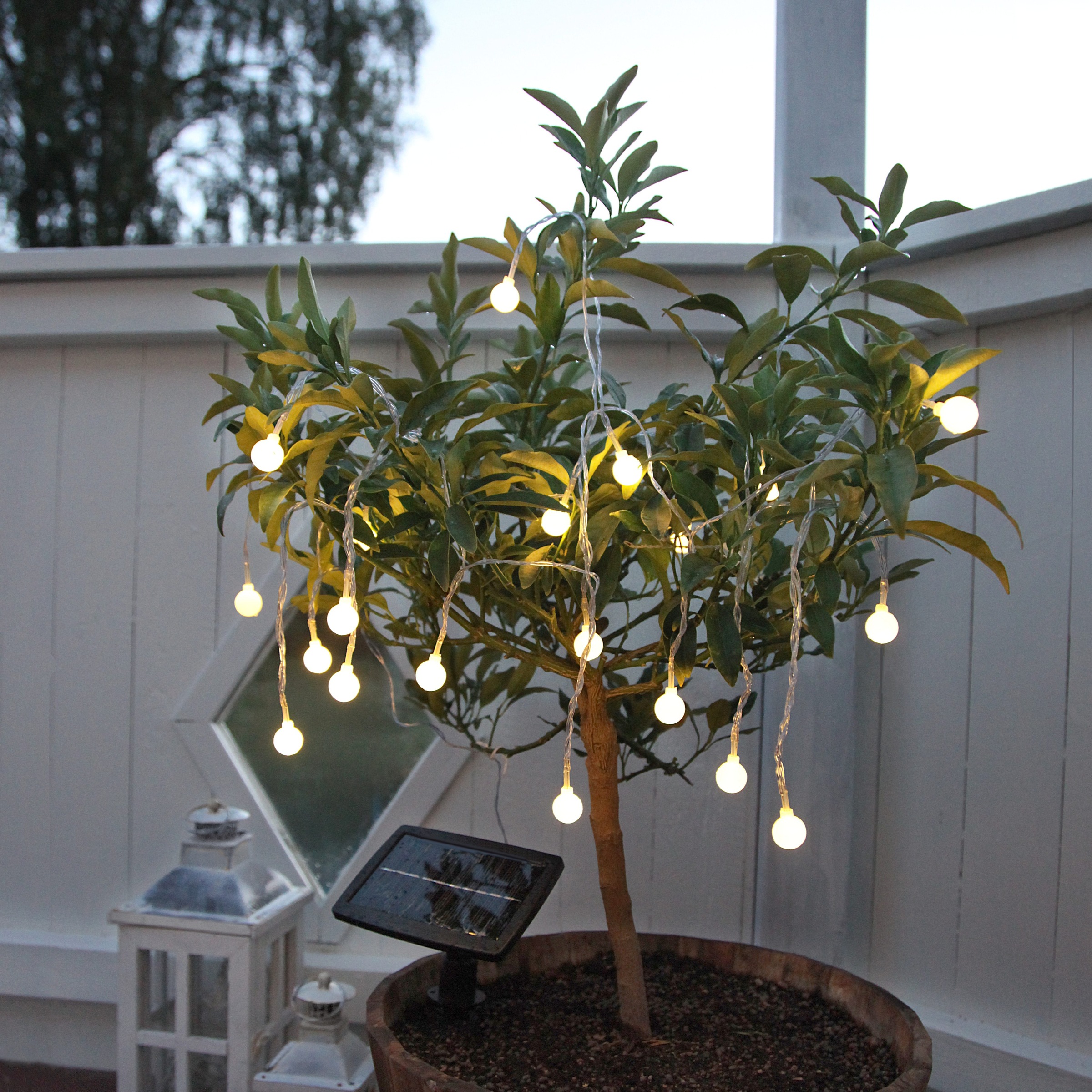 Parforce Traditional Hunting LED-Lichterkette »Globini« 20 Stk.-flammig mit Wintersolarpanel, inkl. Akku,
outdoor, Vierfarb-Karton