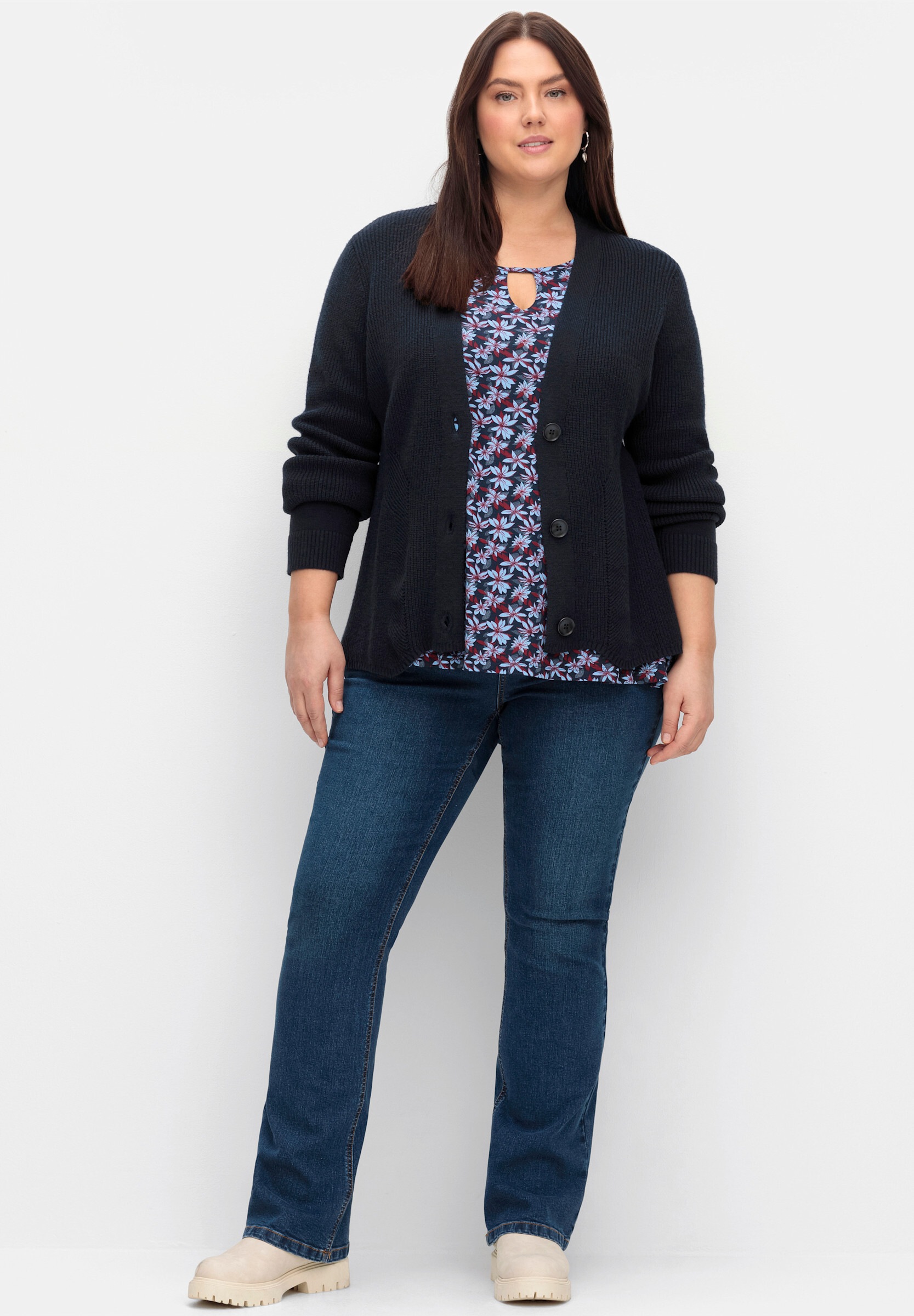 Sheego Bootcut-Jeans »Bootcut-Jeans Bootcut-Jeans mit schmalem Bein und bequemer Taille« SUSANNE ideal bei viel Bauch und schmalen Beinen