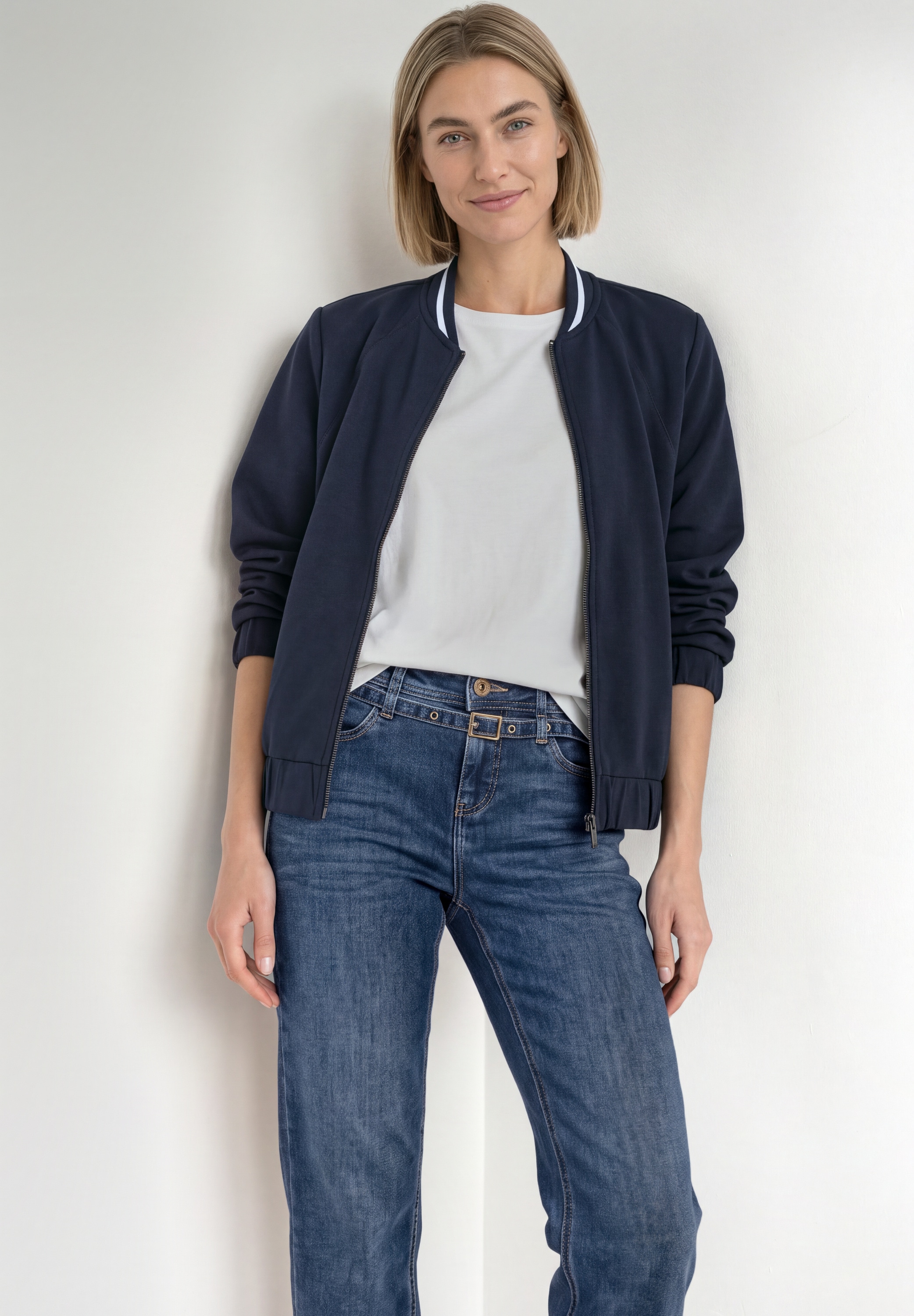 STREET ONE Straight-Jeans »Style Amalia« mit Jeans-Gürtel / Stretch