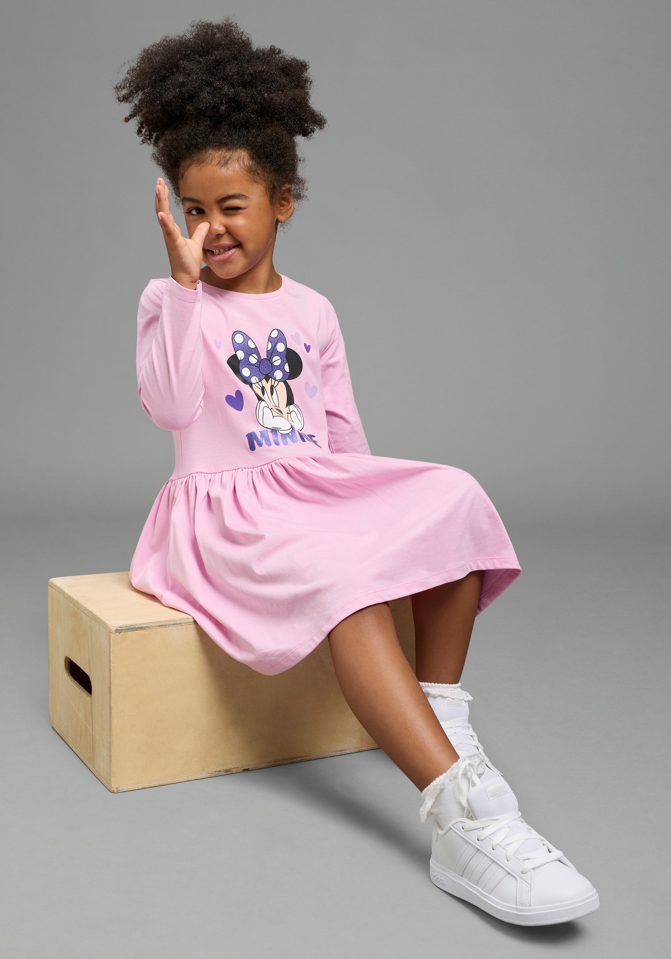 KIDSWORLD Jerseykleid »MINNIE MOUSE Kleid, Disney« Jerseykleid, mit Rundhalsausschnitt, bedruckt, mit Glitzerdruck