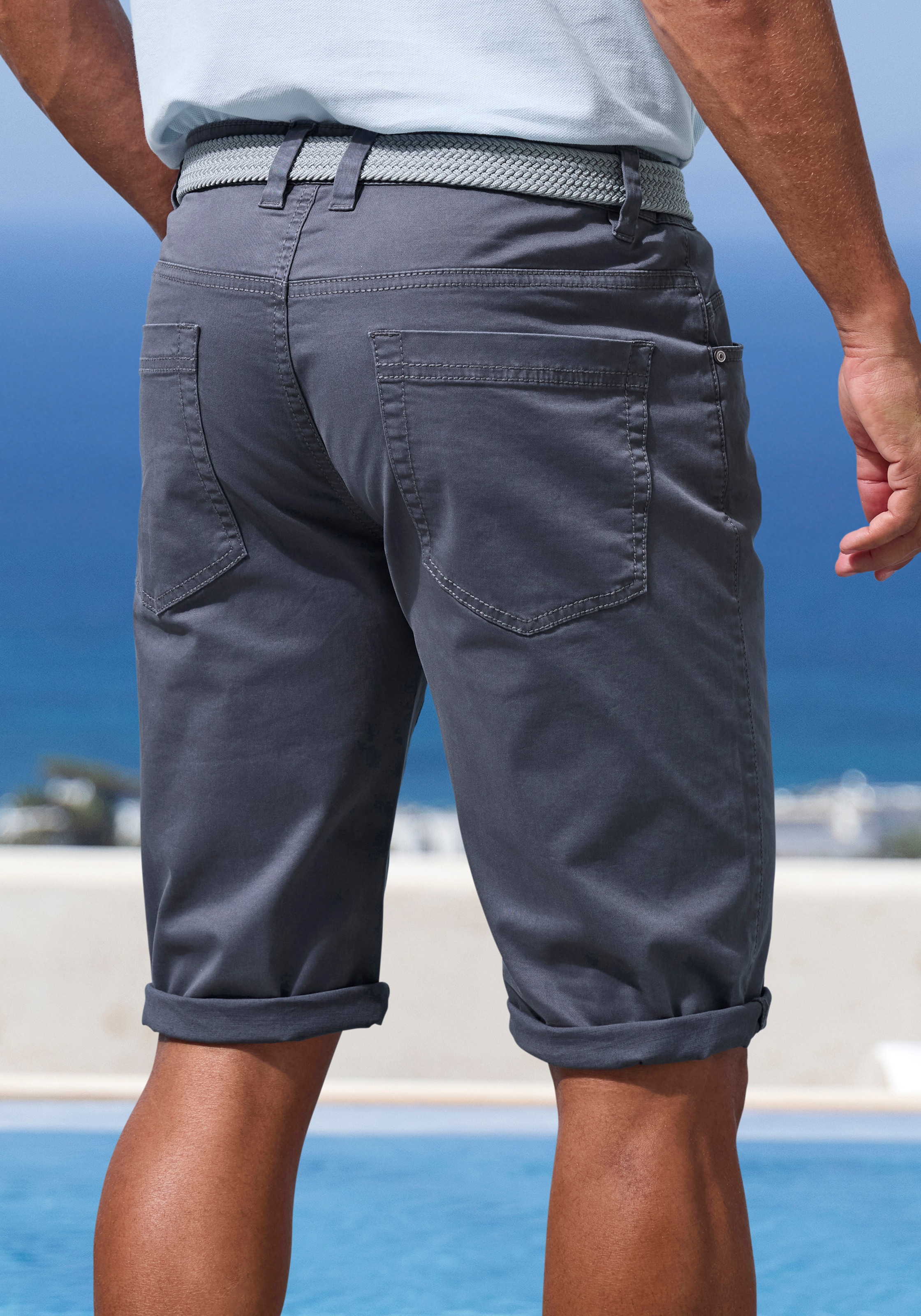 John Devin Bermudas »aus elastischer Baumwollmischung«, mit großem Druck auf dem Bein, 3/4 Shorts