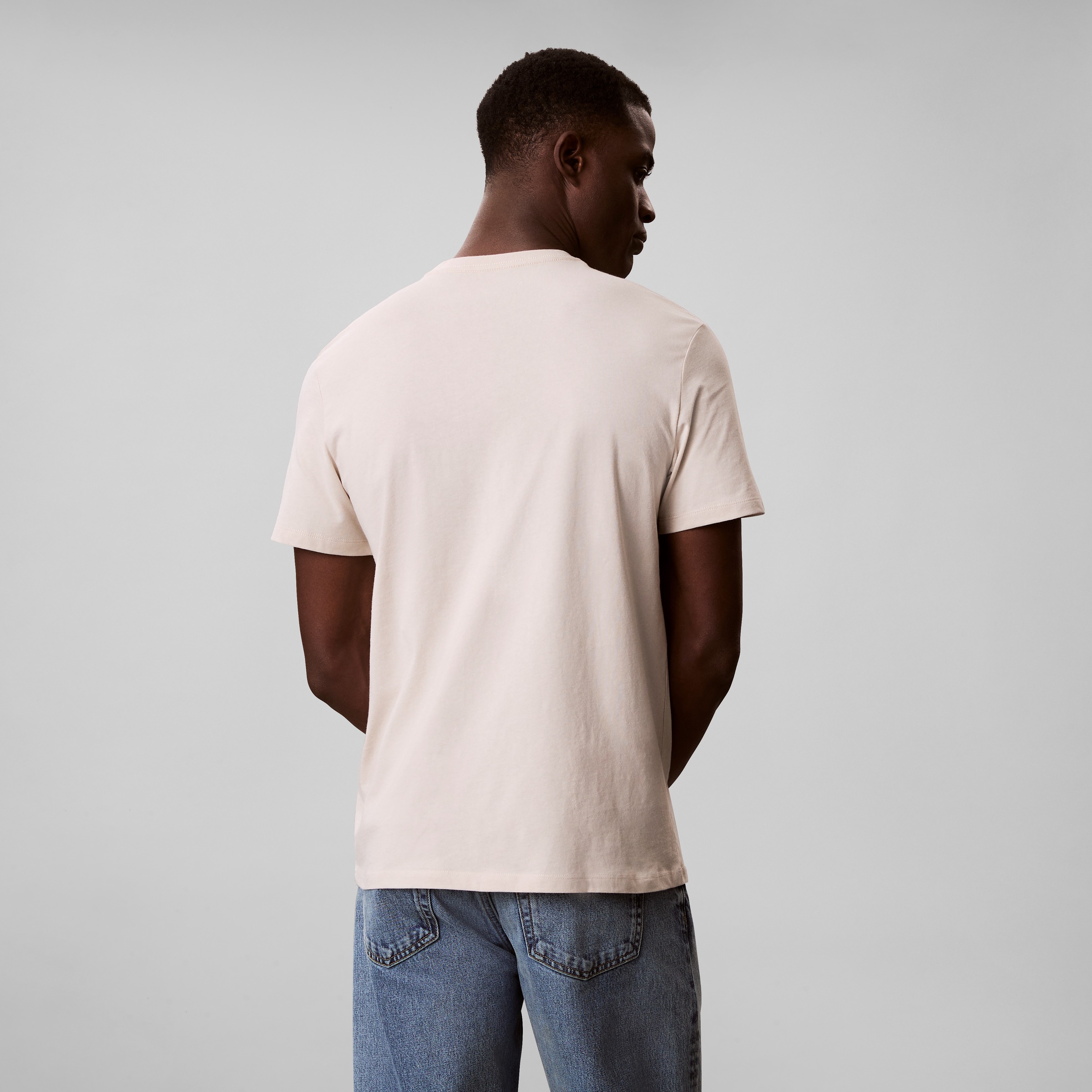 Calvin Klein Jeans T-Shirt Rundhalsausschnitt, Regular Fit, Logoschriftzug