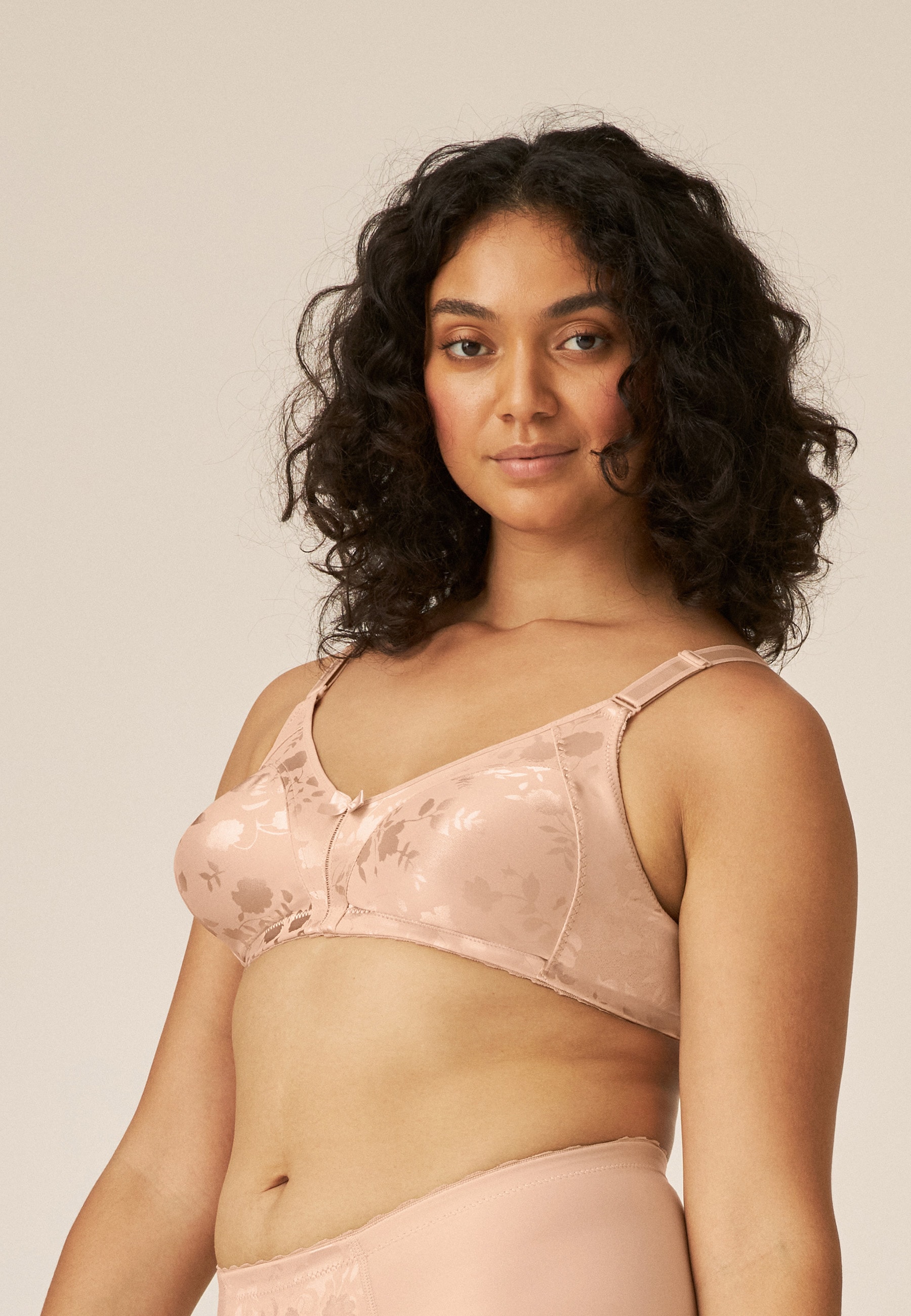 Naturana Minimizer-BH »Minimizer« 1 Stk. Shaping-Effekt, breite Träger, feminin, bügellos, Satin, Blumenmuster