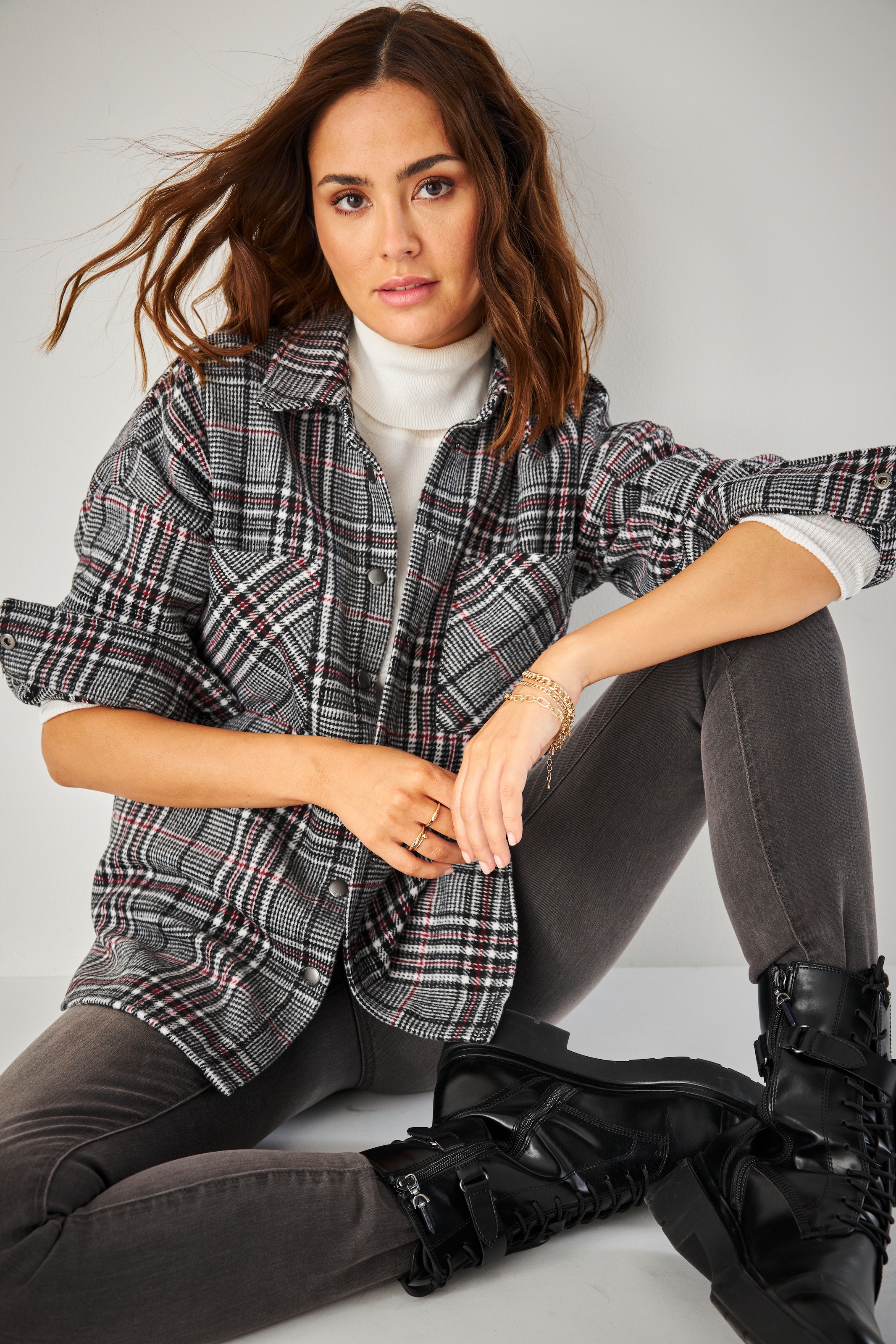 Bruno Banani Rollkragenpullover mit Metalllogo