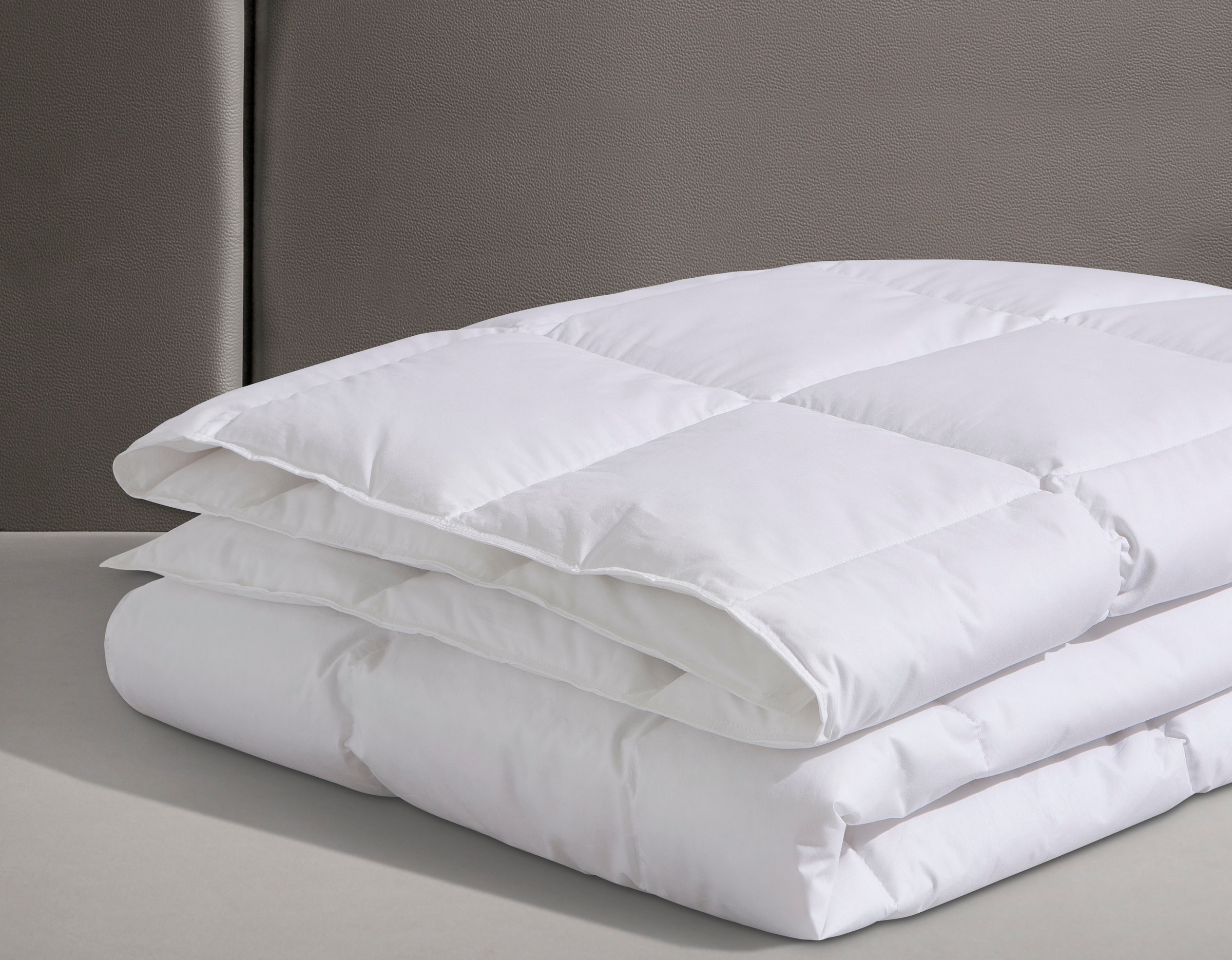 Älgdröm Daunenbettdecke »Lasse, Bettdecke 135x200 cm, 155x220 cm und weitere Größen« extraleicht Füllung 100Daunen 1 Stk. tlg. Bettdecken, Sommer, Winter, Decke ist Made in Green zertifiziert