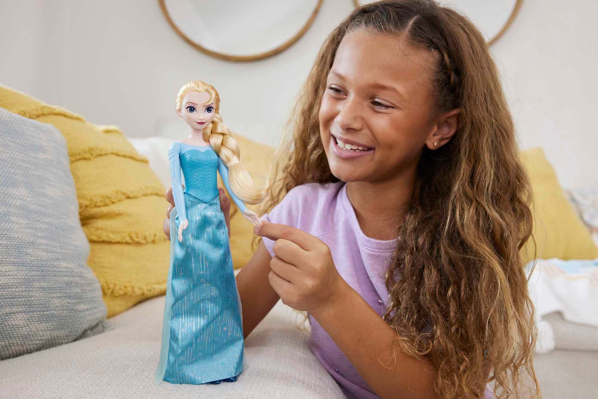 Mattel® Anziehpuppe »Disney Die Eiskönigin, Elsa (Outfit Film 1)«, inklusive Accessoires