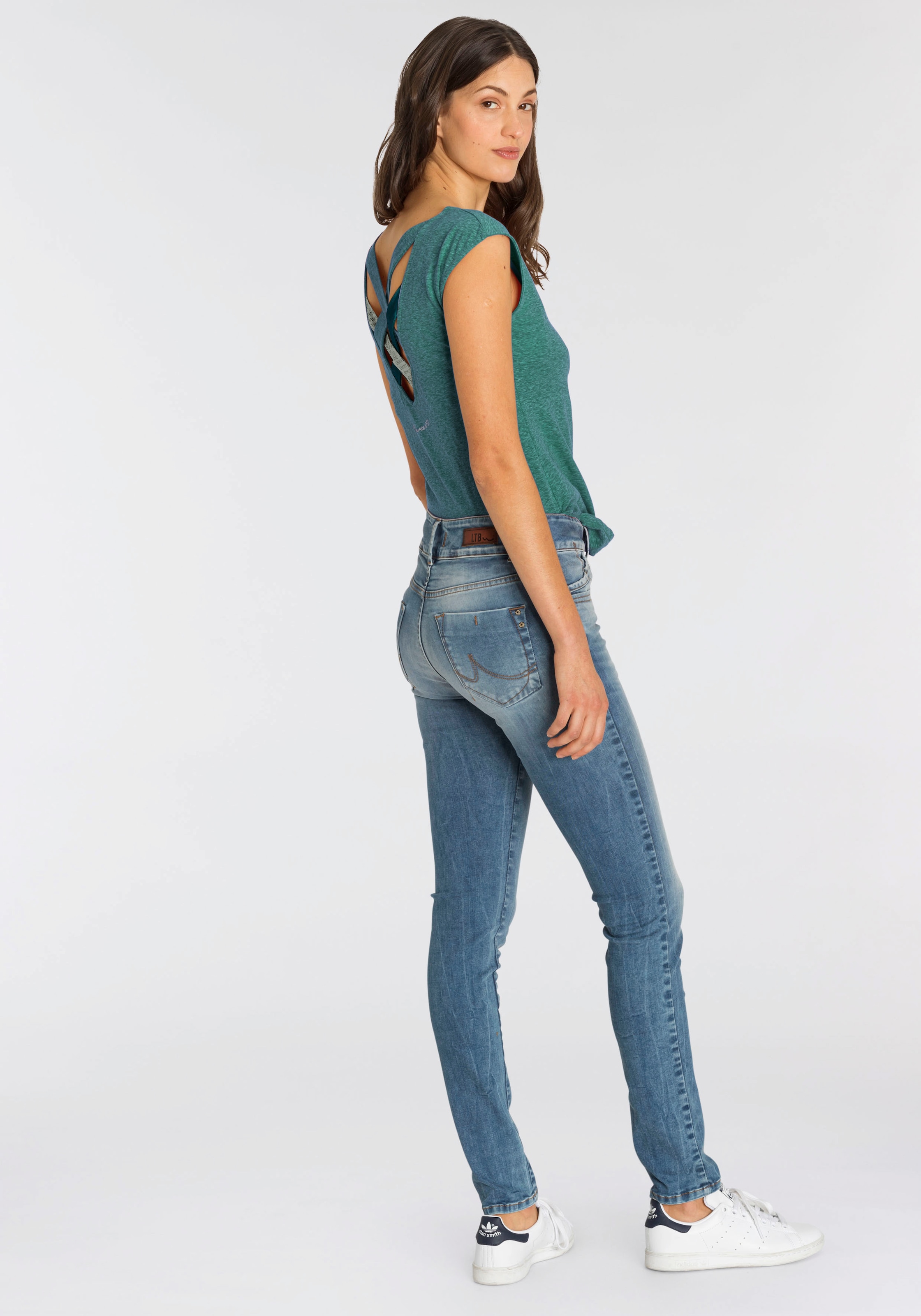 Ragwear T-Shirt »SOFIA O«, mit besonderem Rückenausschnitt