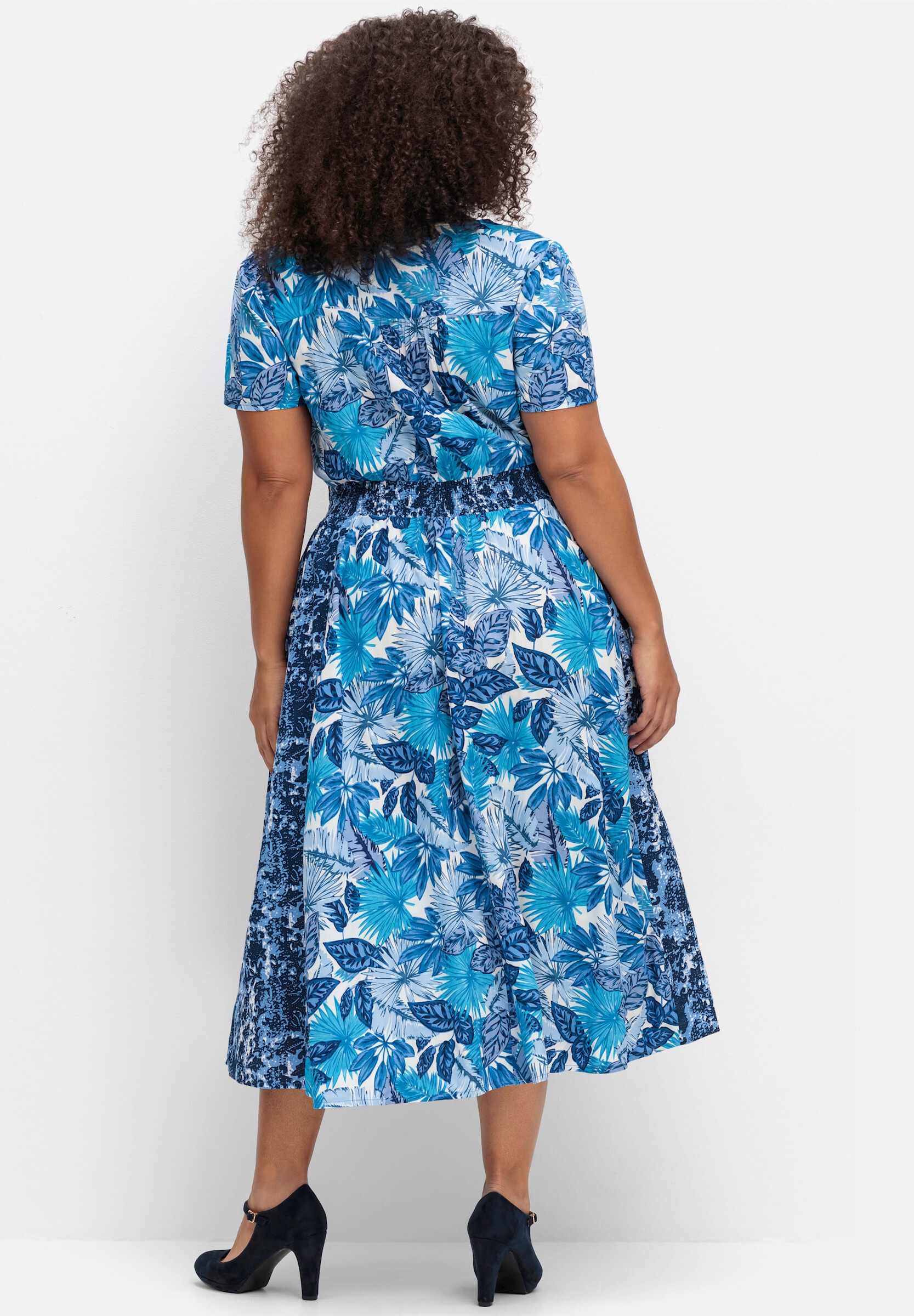 sheego by Joe Browns Jerseykleid »Kleid Druckkleid mit Smokbund in der Taille« Ohne Tasche im Mustermix, mit weitem Rock