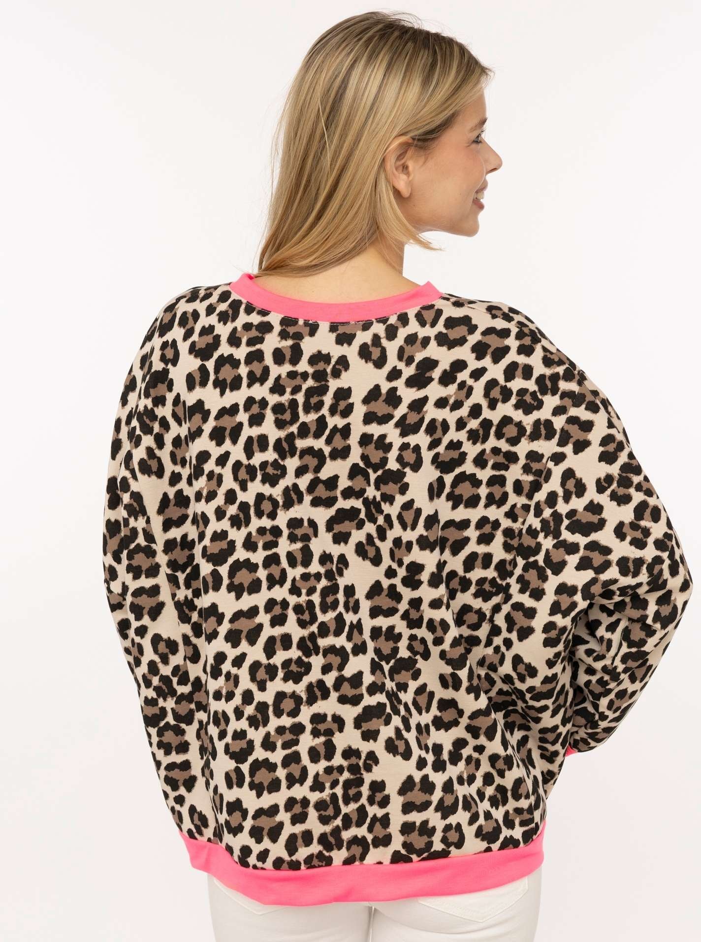 Zwillingsherz Sweatshirt »"Neon Leo"«, V-Neck, auffälliges Leopardenmuster, Bündchen Neonfarben, LOVE Print
