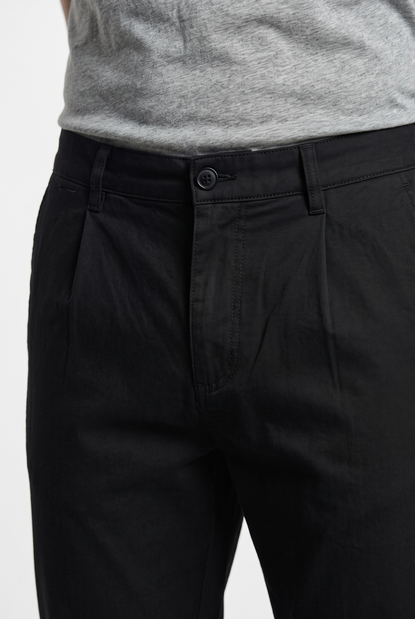 BOSS ORANGE Chinohose  mit eleganten Bundfalten, moderne Passform, Baumwoll-Stretch