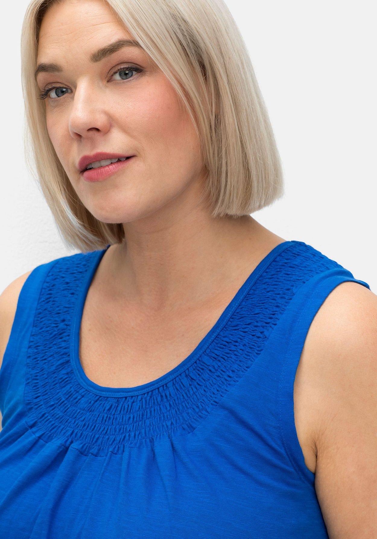 Sheego Jerseykleid »Shirtkleid mit Smok-Einsatz«