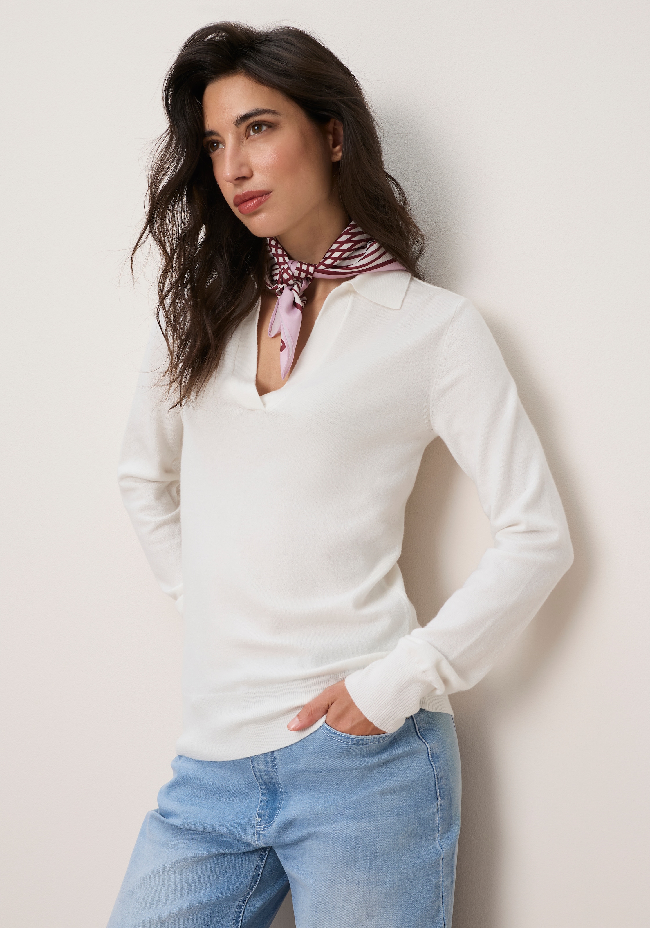 Tamaris Strickpullover »mit Polokragen, figurumspielende Passform, aus Feinstrick« aus weicher Viskosemischung
