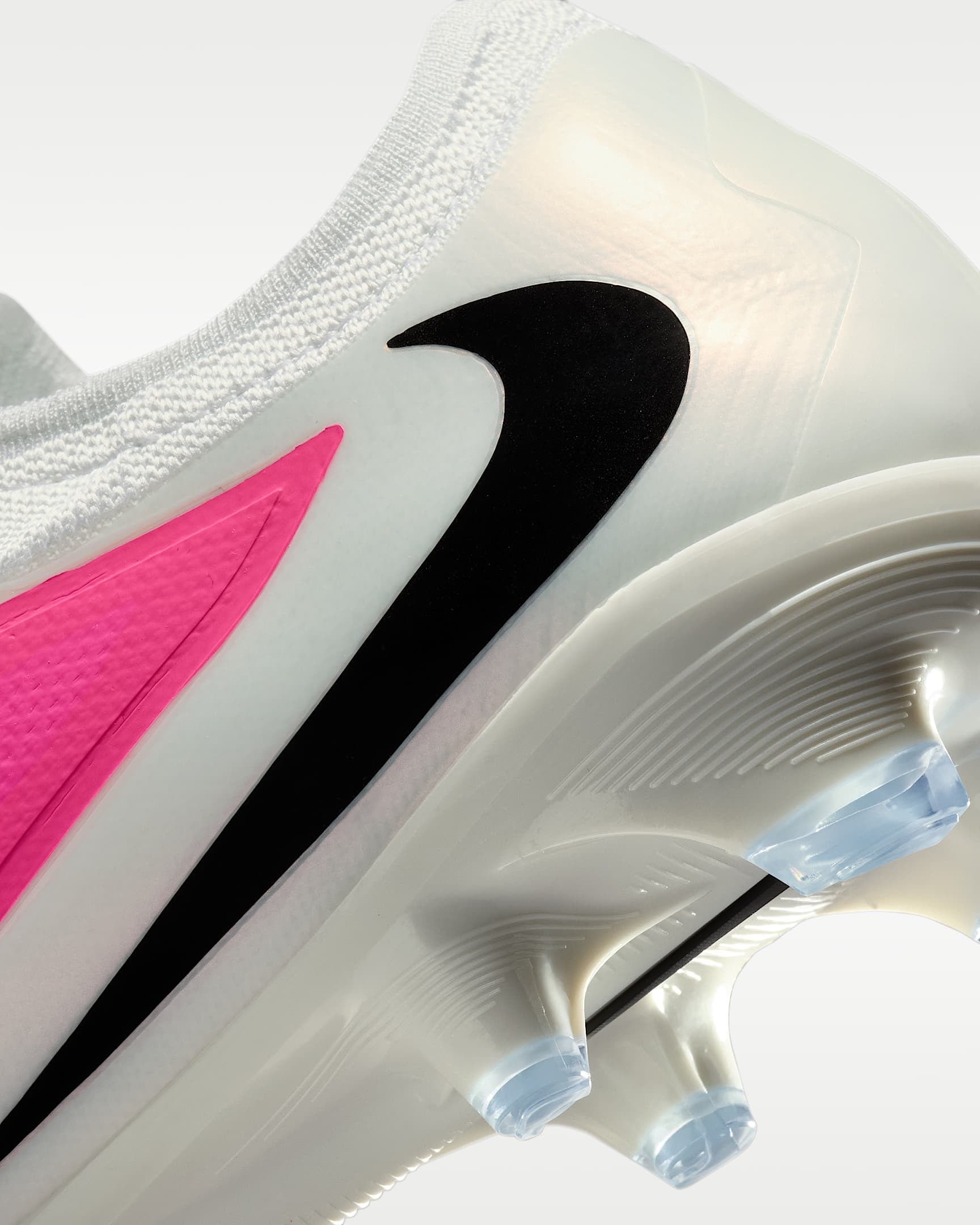 Nike Fußballschuh »PHANTOM 6 LOW PRO FG T«  Außensohle für Rasenplätze und für feste Böden