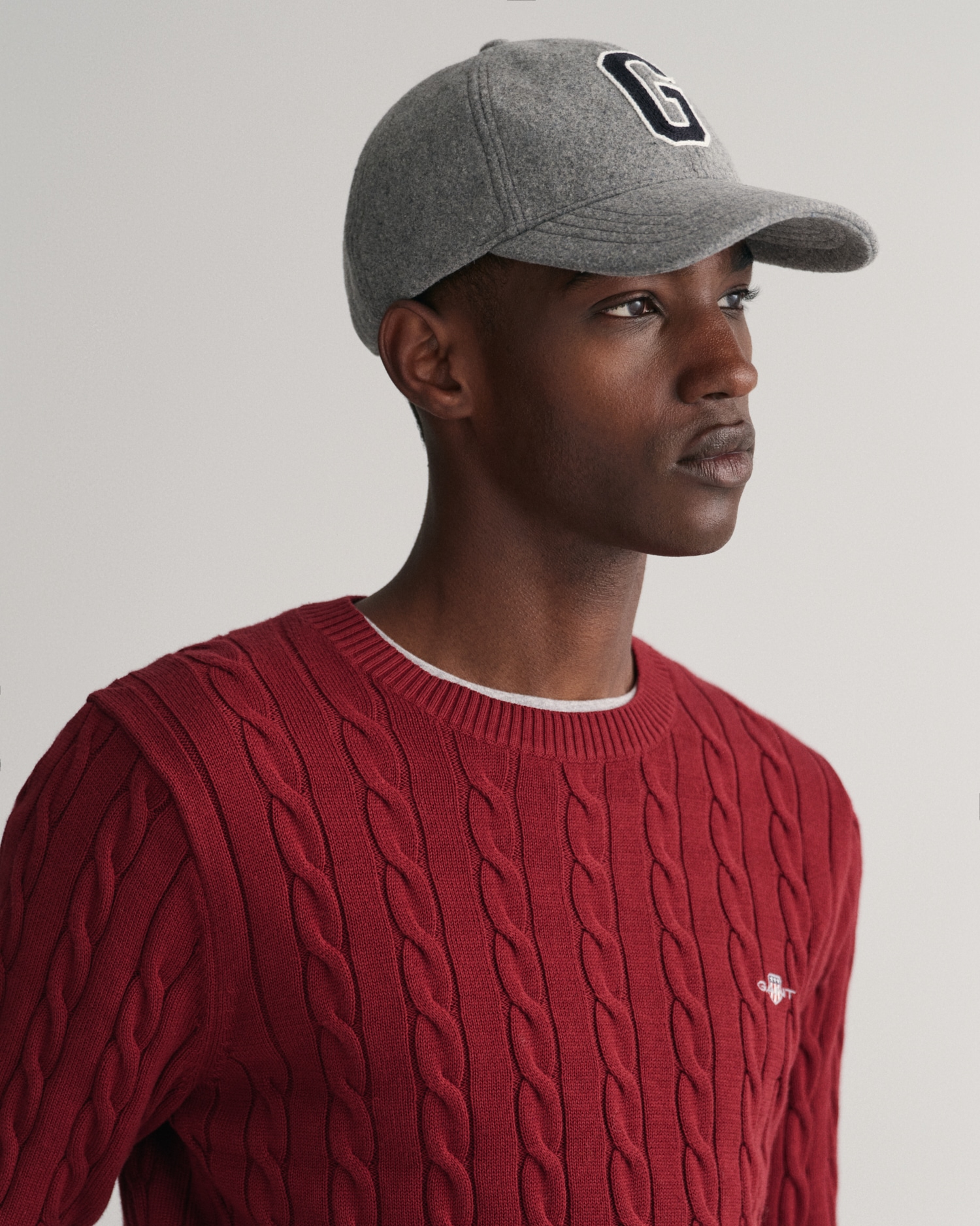 Gant Strickpullover »COTTON CABLE C-NECK«, mit Wappen-Logostickerei auf der Brust