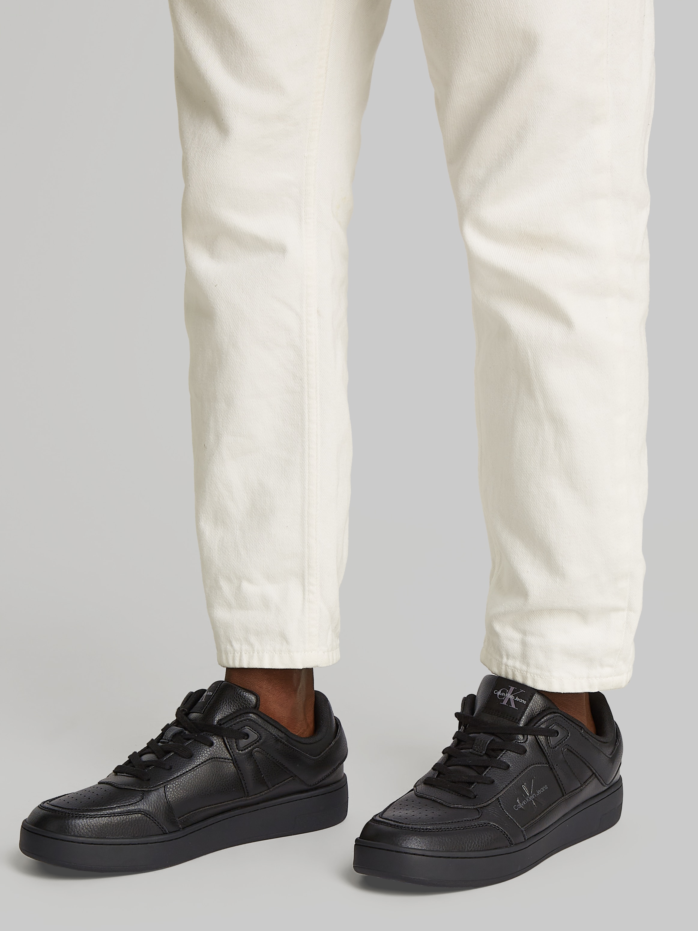 Calvin Klein Jeans Sneaker »BASKET CUP LOW LACEUP TUMBLED«, Schnürschuh, Freizeitschuh, Basket-Halbschuh mit seitlichem Logo