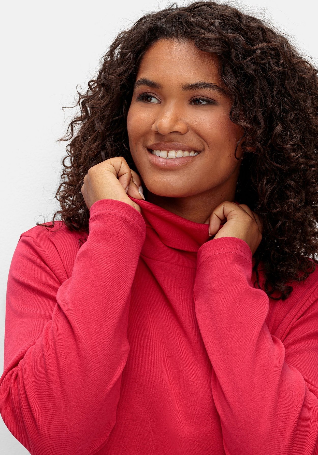 Sheego Langarmshirt »Langarmshirt mit Rollkragen, in A-Linie«, mit Rollkragen, in A-Linie